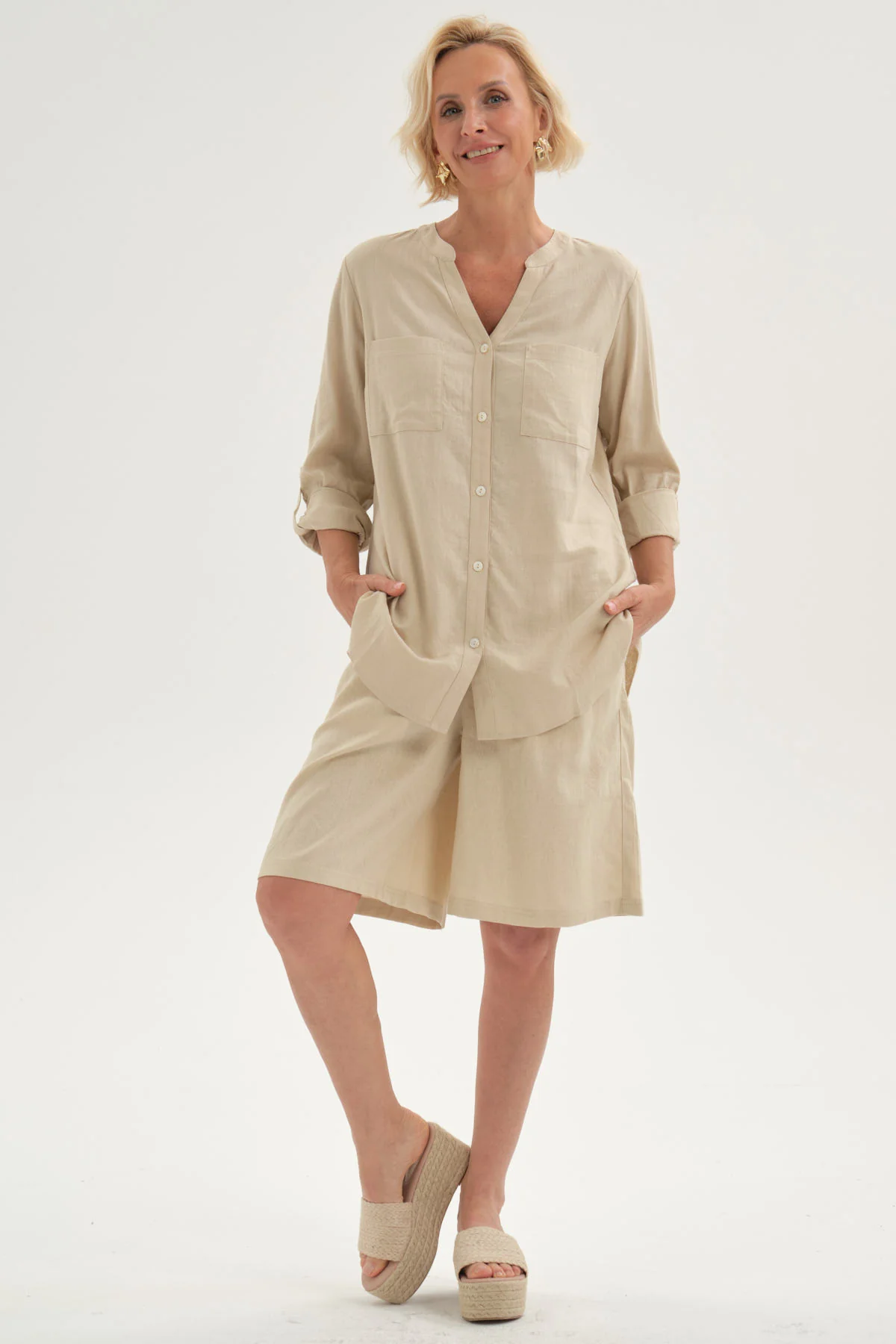 Bermuda Mujer Pretina Elasticada Beige - Image 4