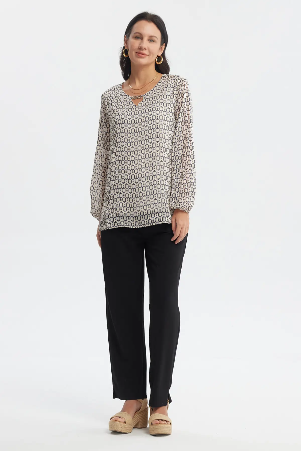 Blusa Mujer Aplicación Cuello Crudo - Image 4