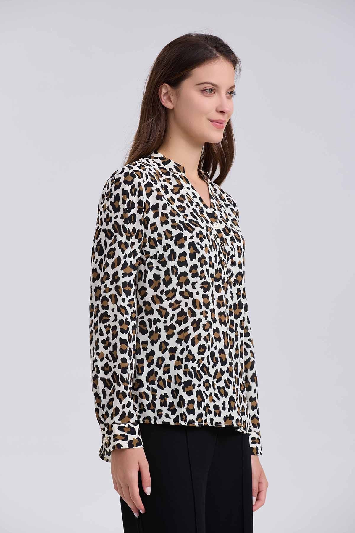 Blusa Mujer Crep Con Botón Beige - Image 2