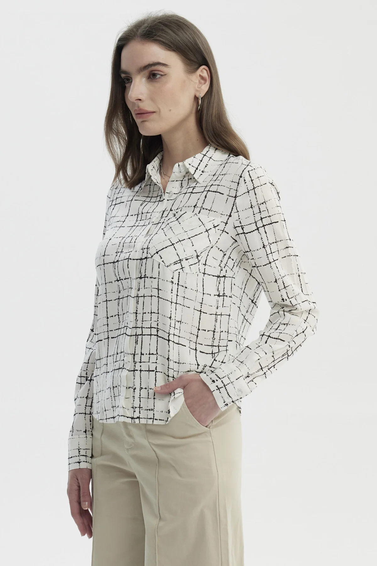 Blusa Mujer Cuello Camisero Y Diseño Crudo - Image 2