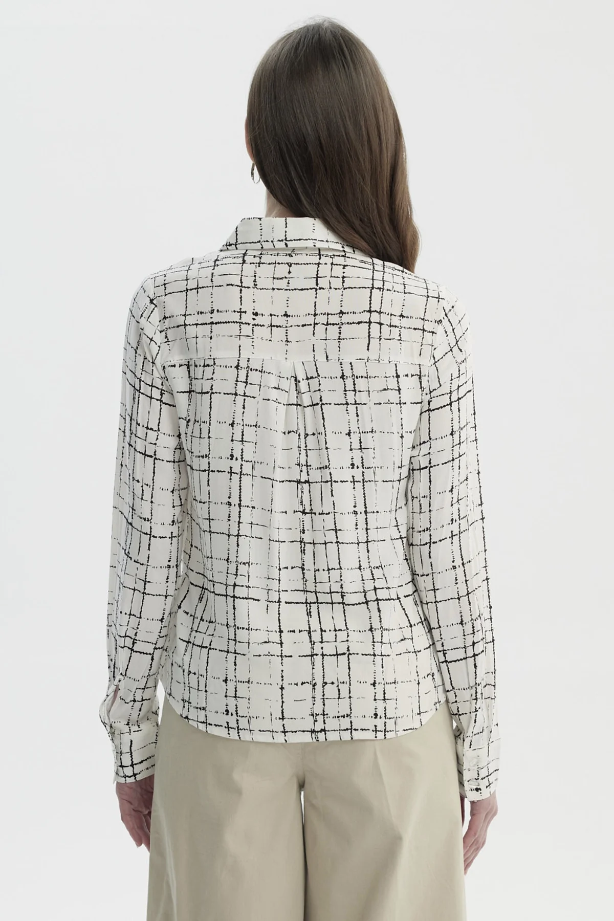 Blusa Mujer Cuello Camisero Y Diseño Crudo - Image 3