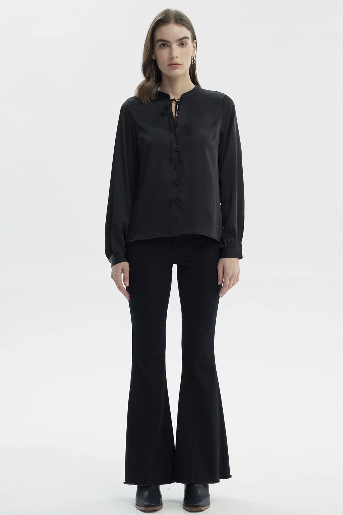 Blusa Mujer Cuello Mao Con Cordones Negro - Image 4