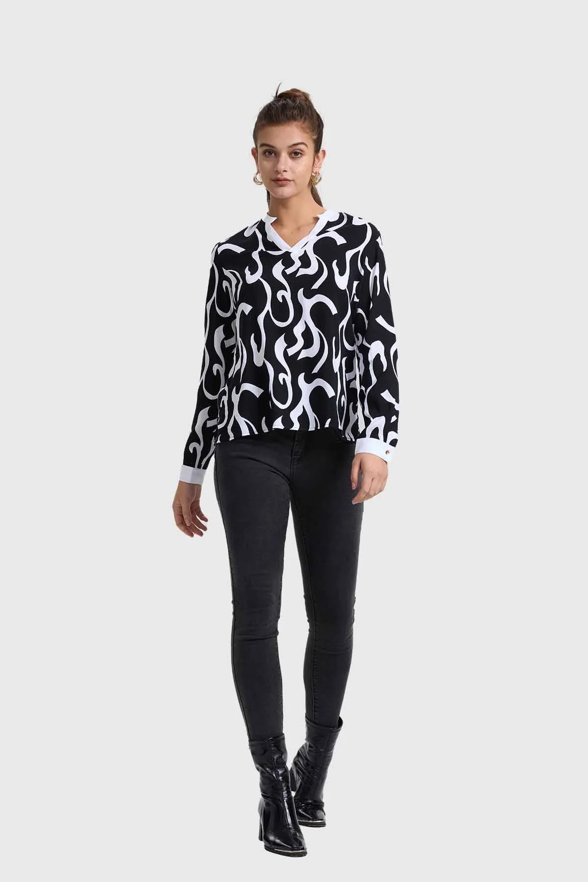 Blusa Mujer Escote V Print Negro - Image 4
