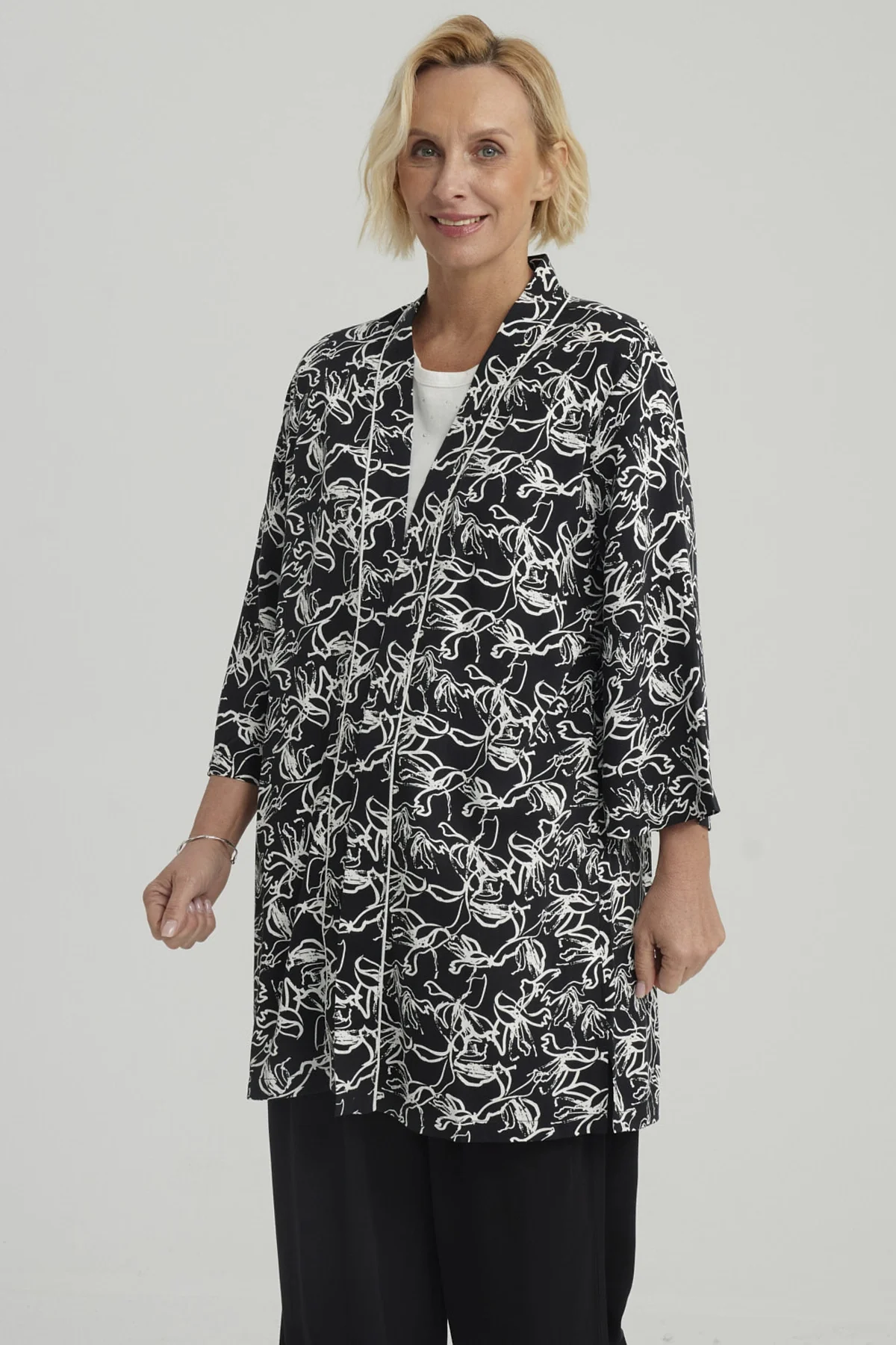 Blusa Mujer Roll Up Negro / Blanco - Image 2