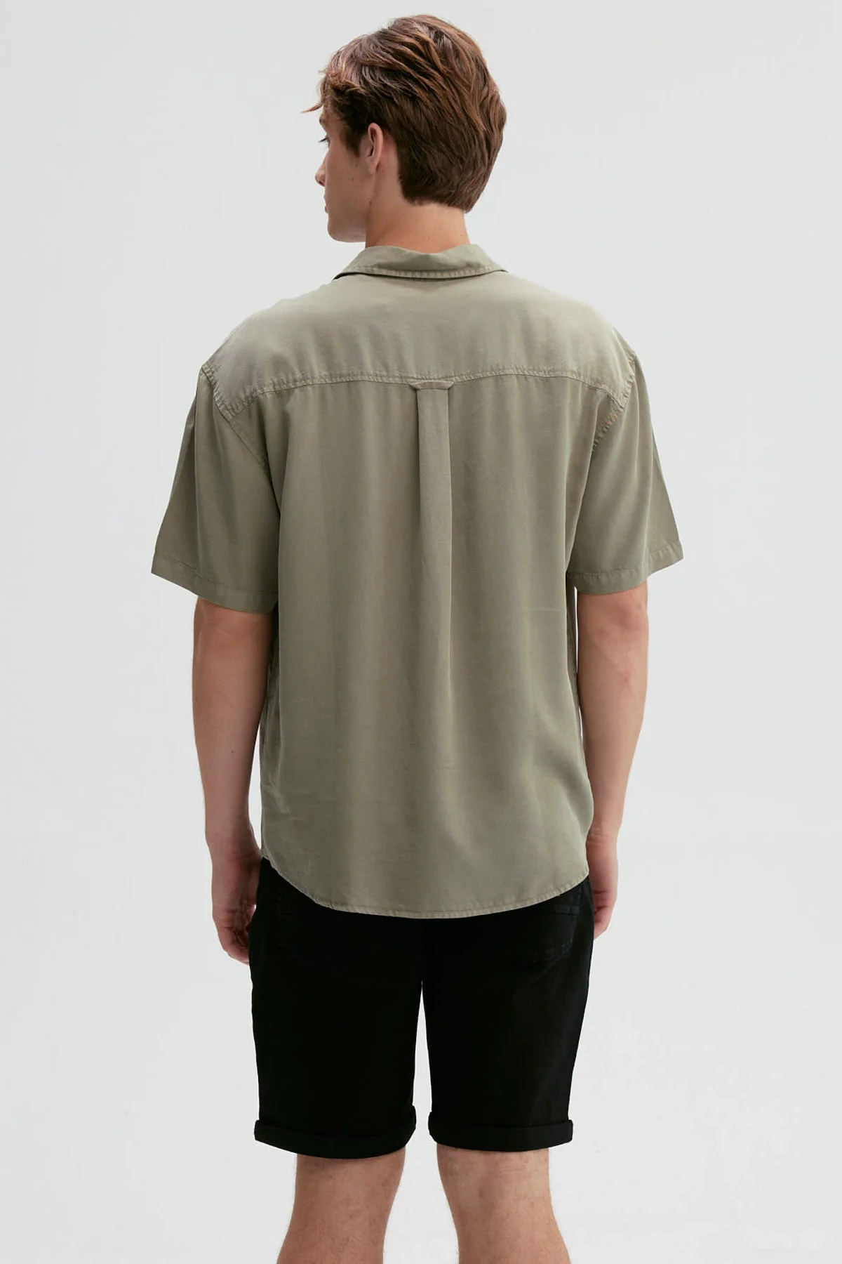 Camisa Hombre Clásica Verde Militar - Image 3