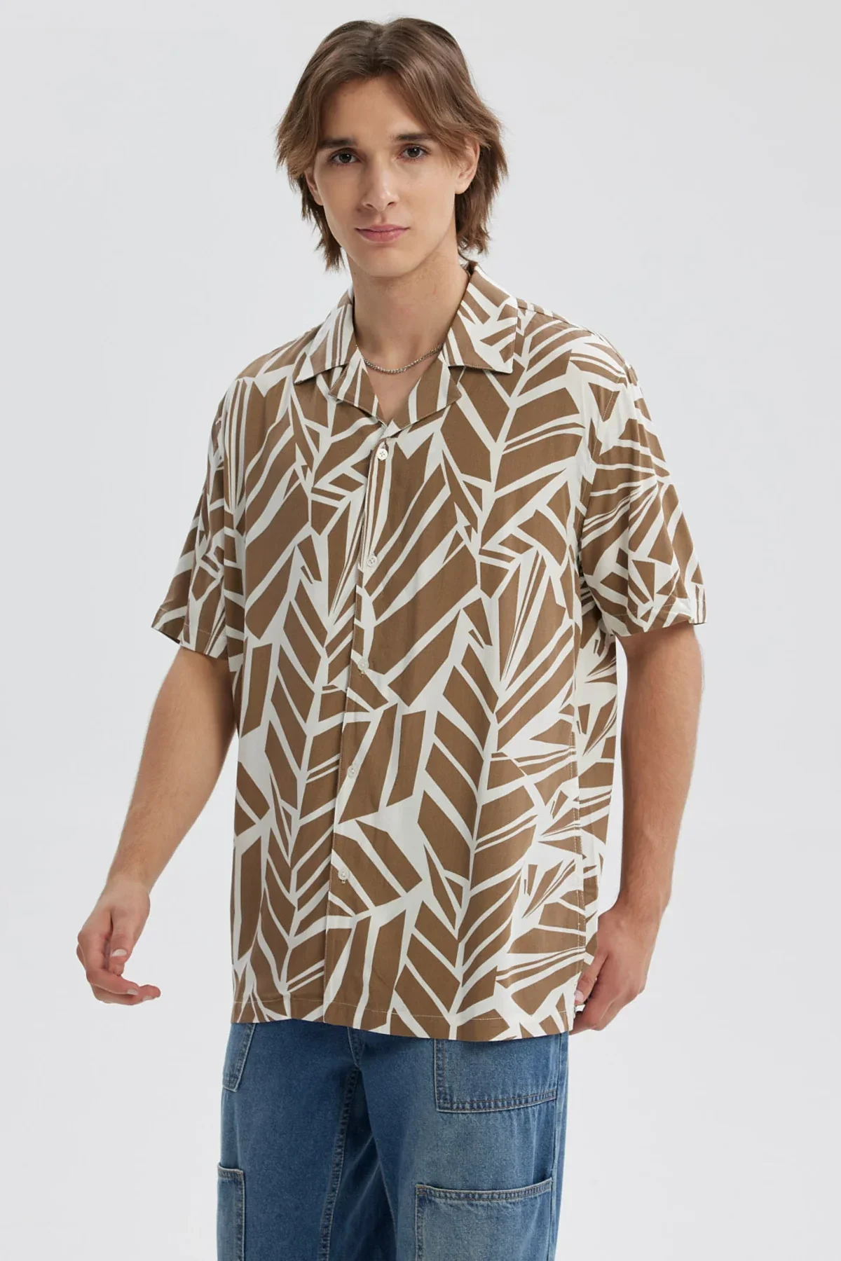 Camisa Hombre Full Print Beige - Image 2