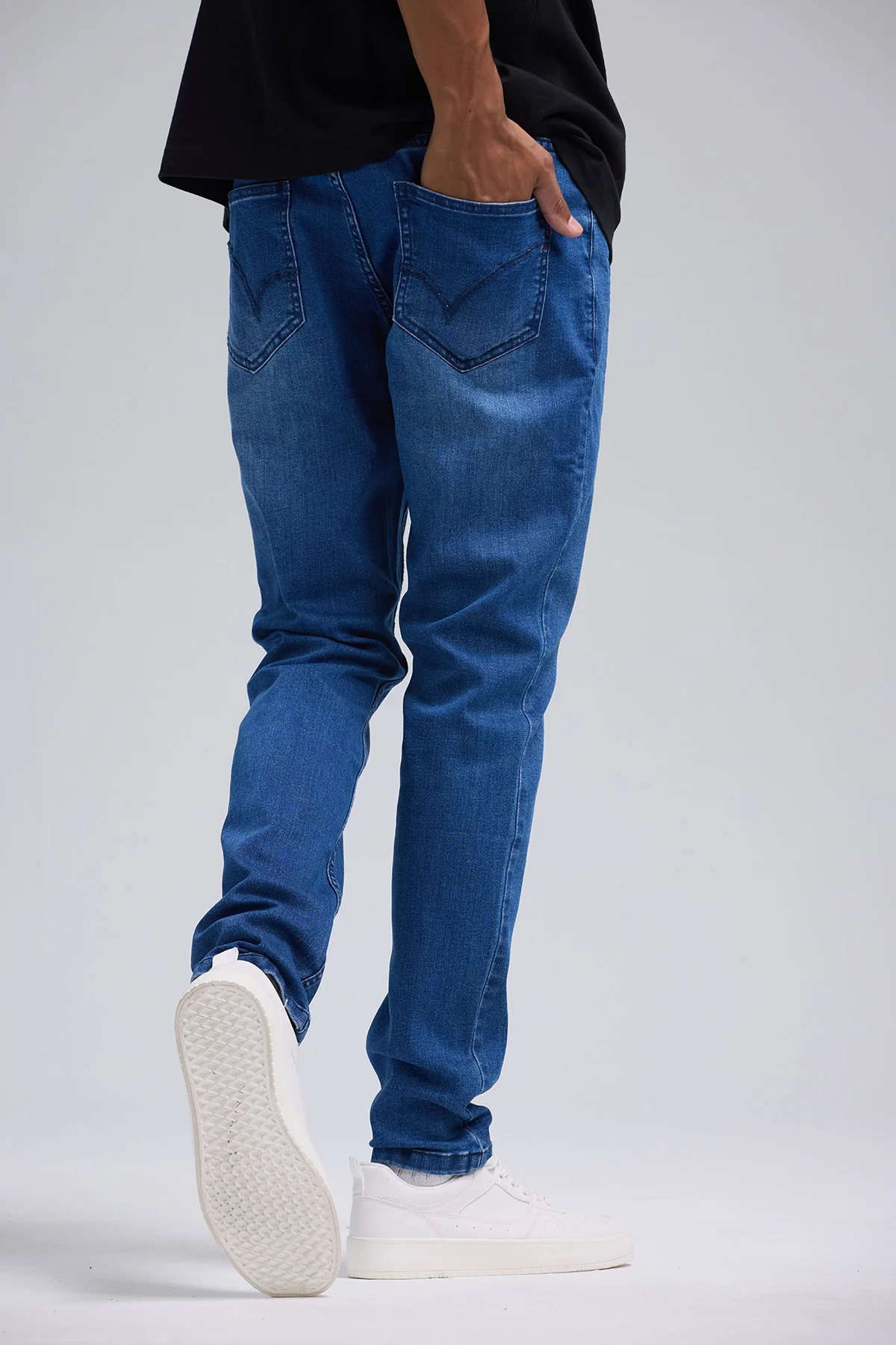 Jeans Hombre Slim 701 Azul Oscuro - Image 3