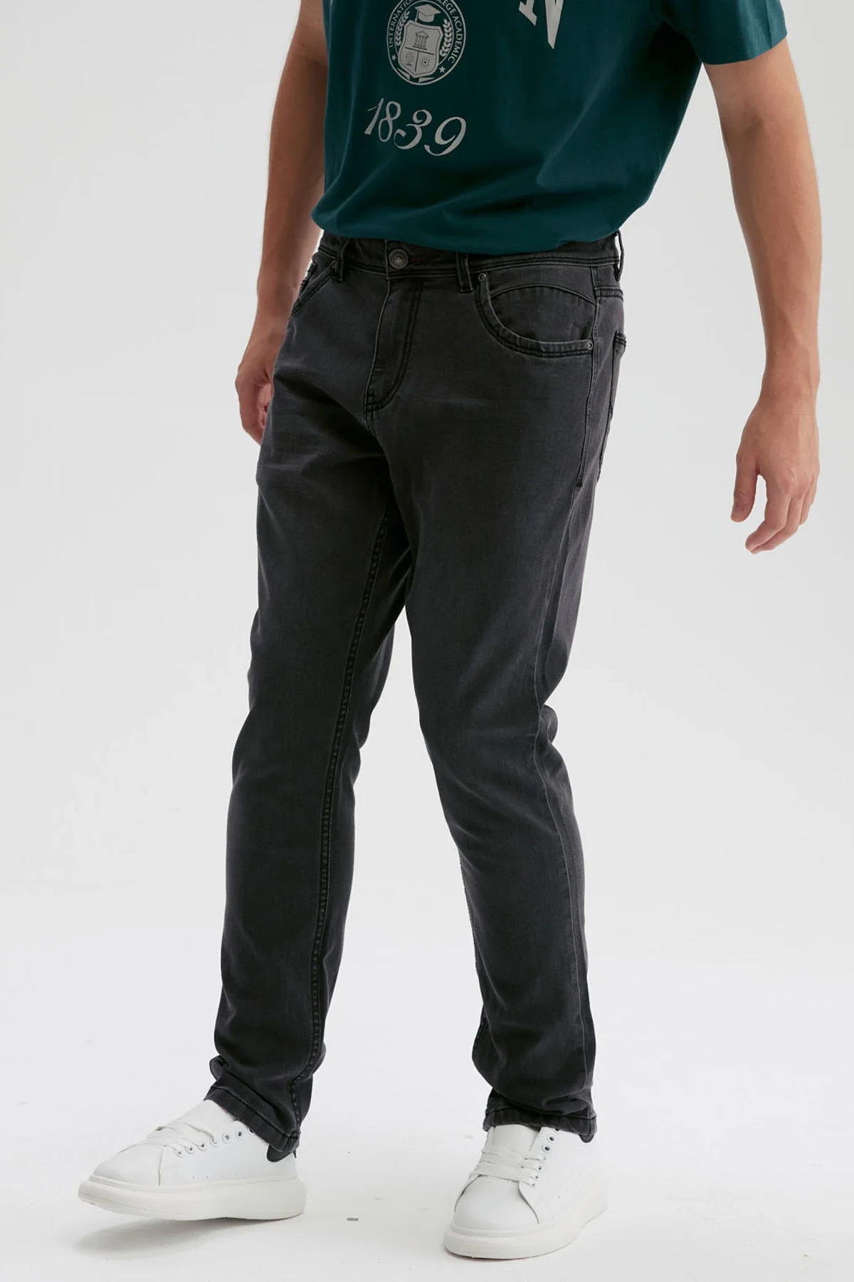Jeans Hombre Slim 701 Gris Oscuro - Image 2