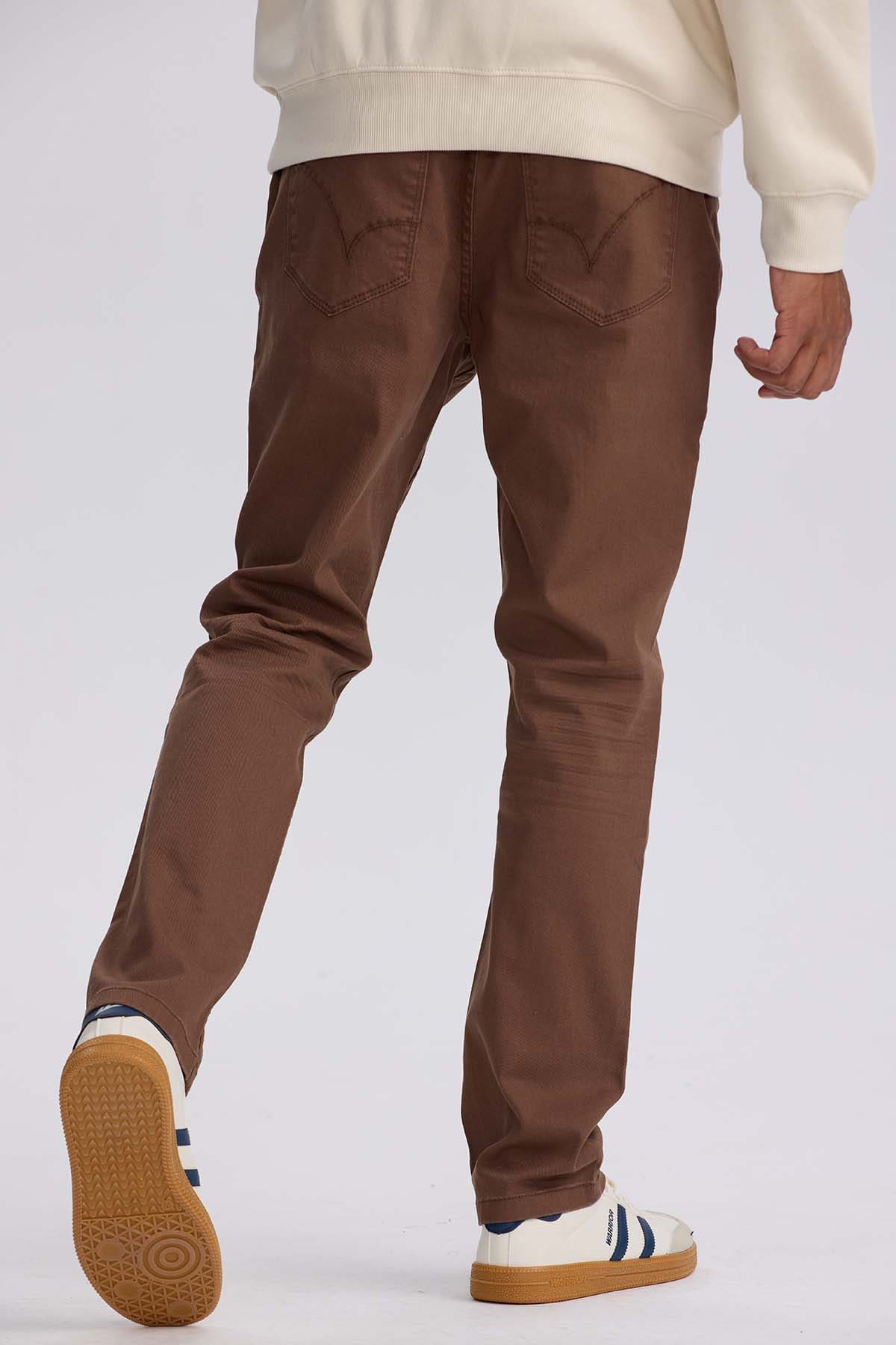 Jeans Hombre Slim Color Cafe - Image 3
