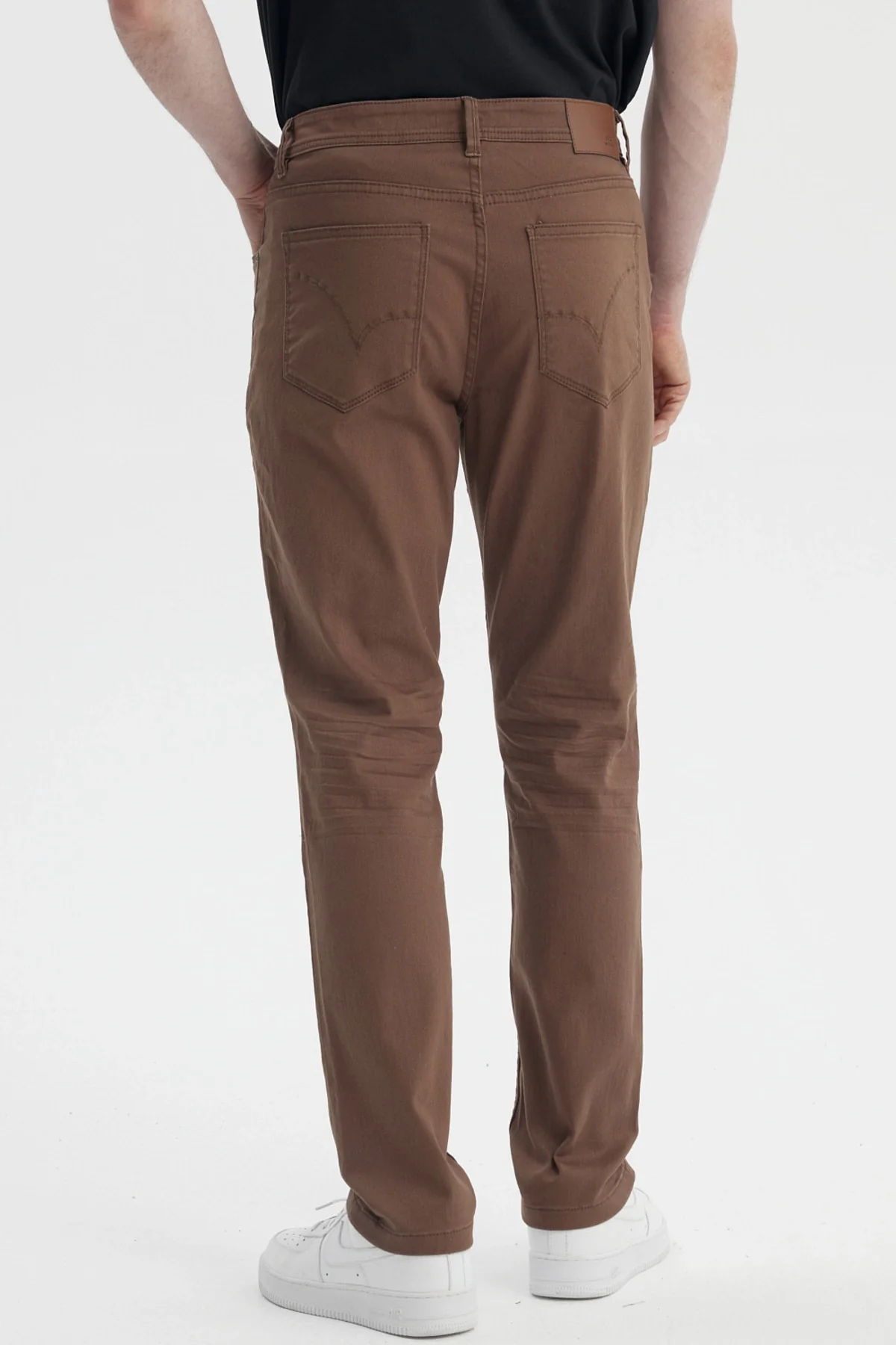 Jeans Hombre Slim Color Café - Image 3