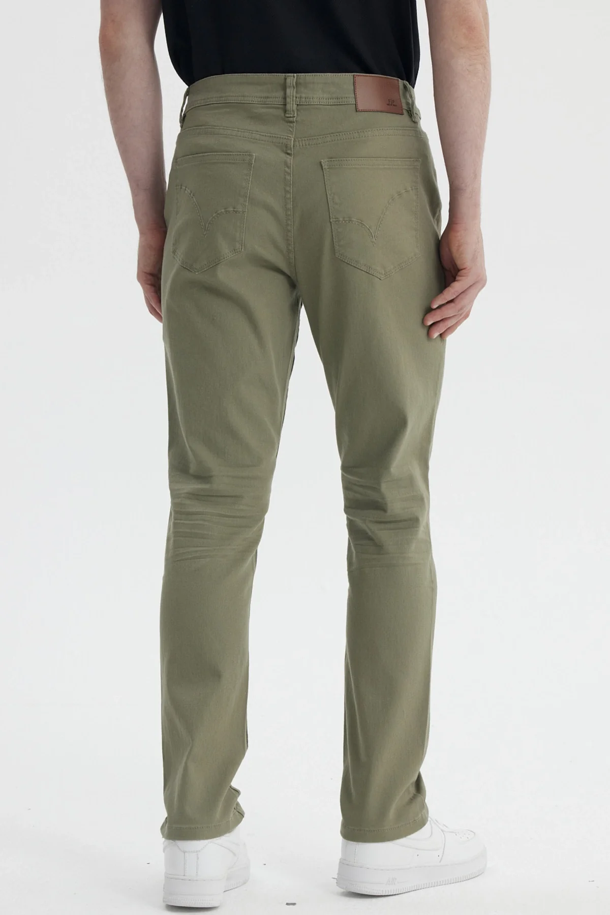 Jeans Hombre Slim Color Verde Militar - Image 3