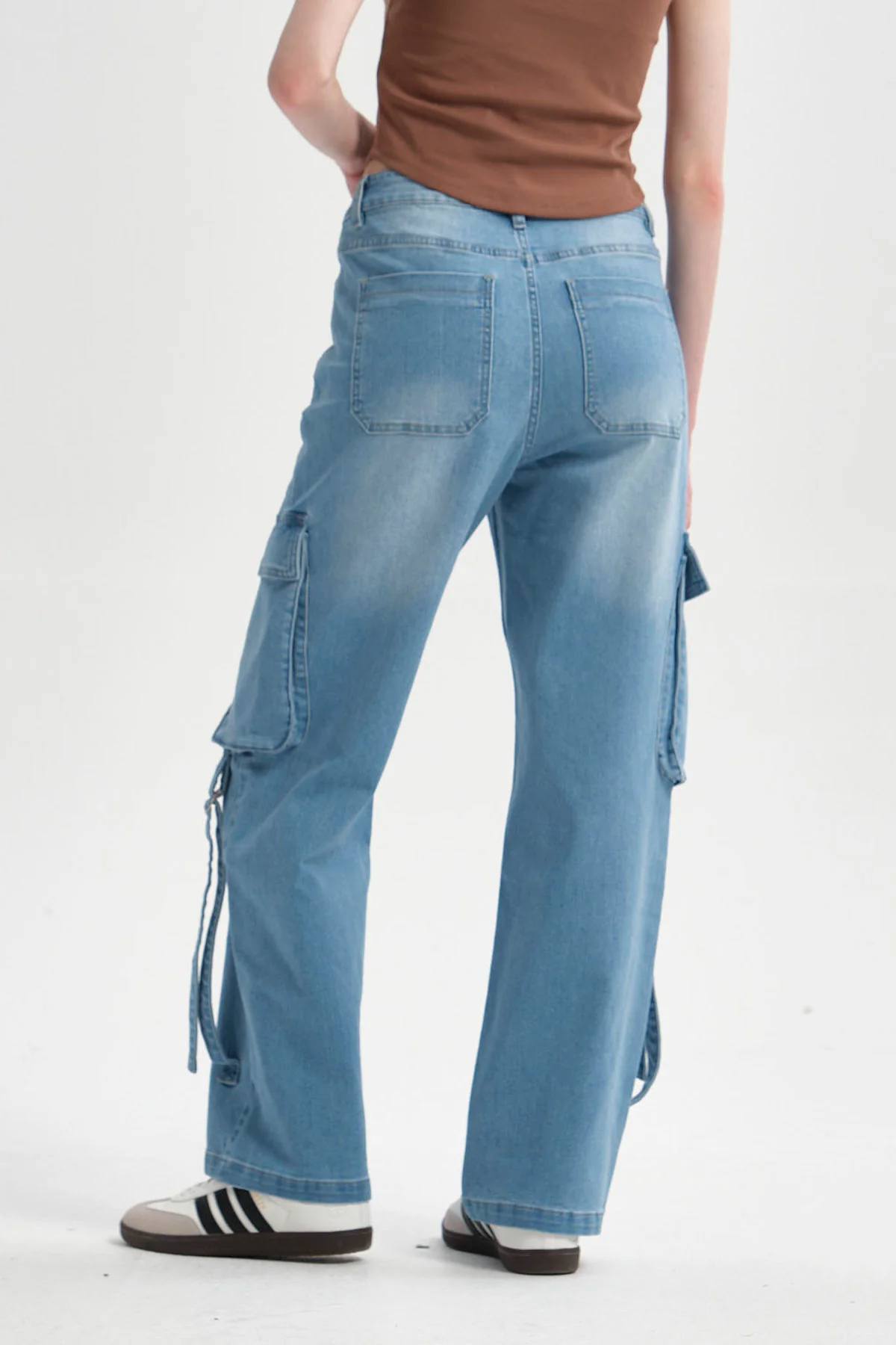 Jeans Mujer Calce Recto Cargo Amarra Azul Claro - Image 3