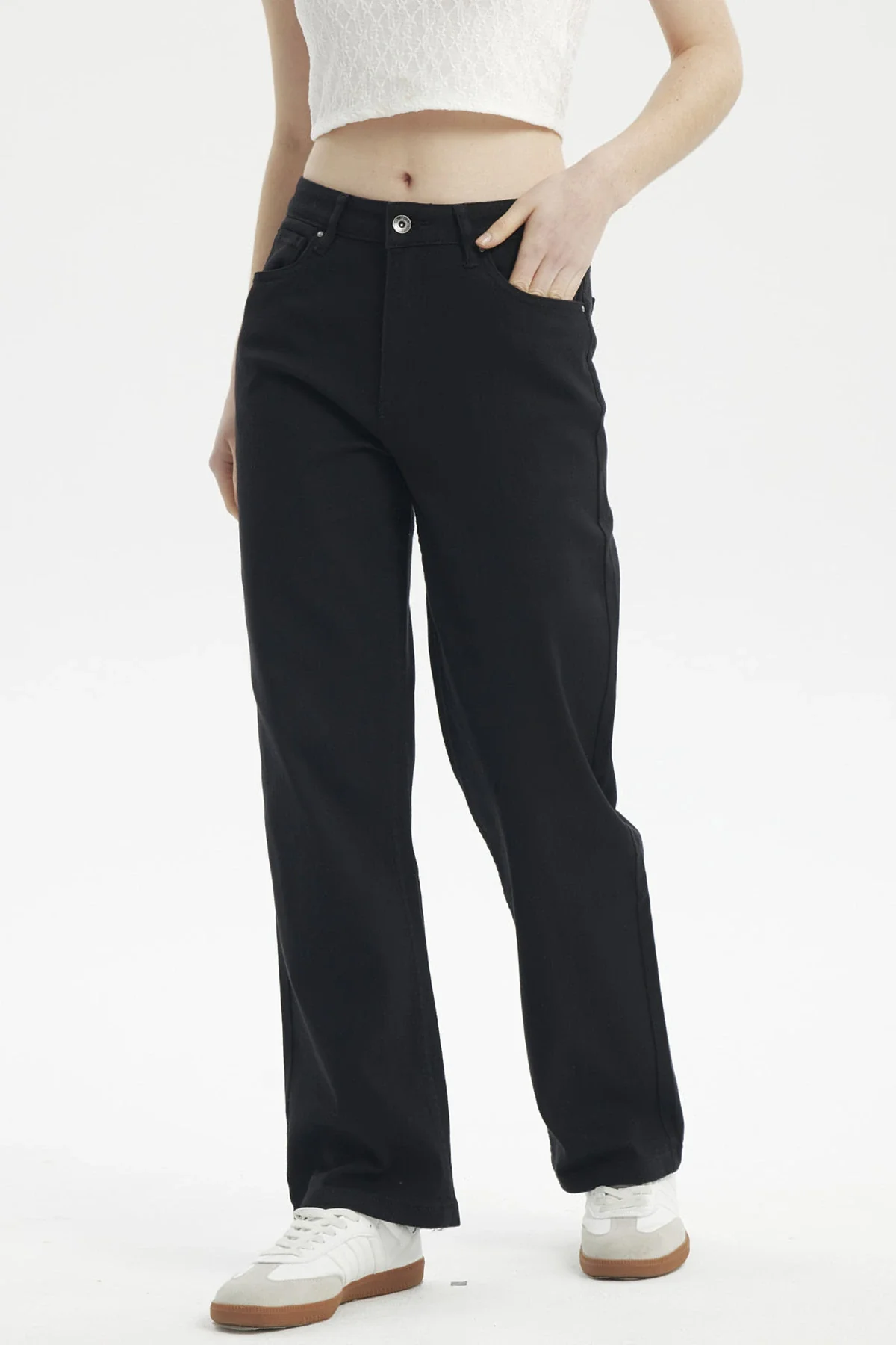 Jeans Mujer Calce Recto Color Negro - Image 2