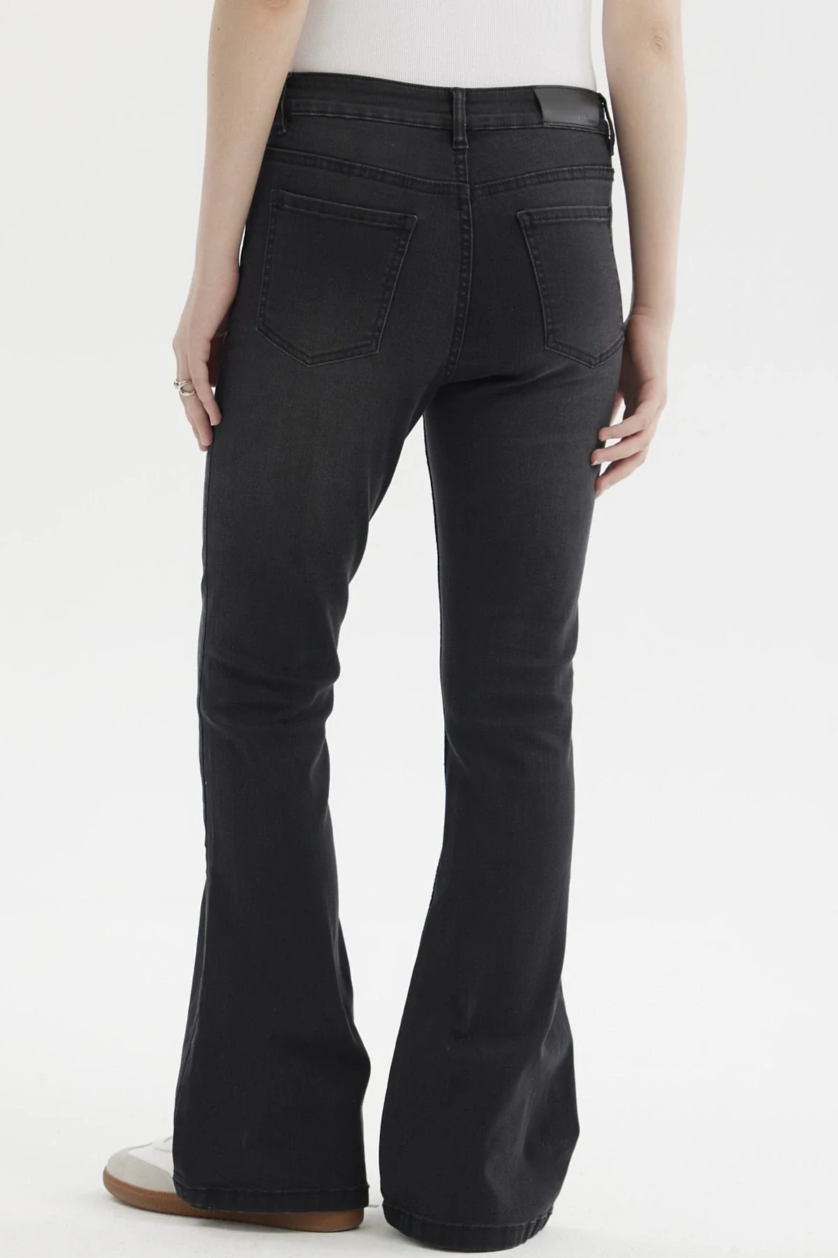 Jeans Mujer Flare Vale Negro - Image 3