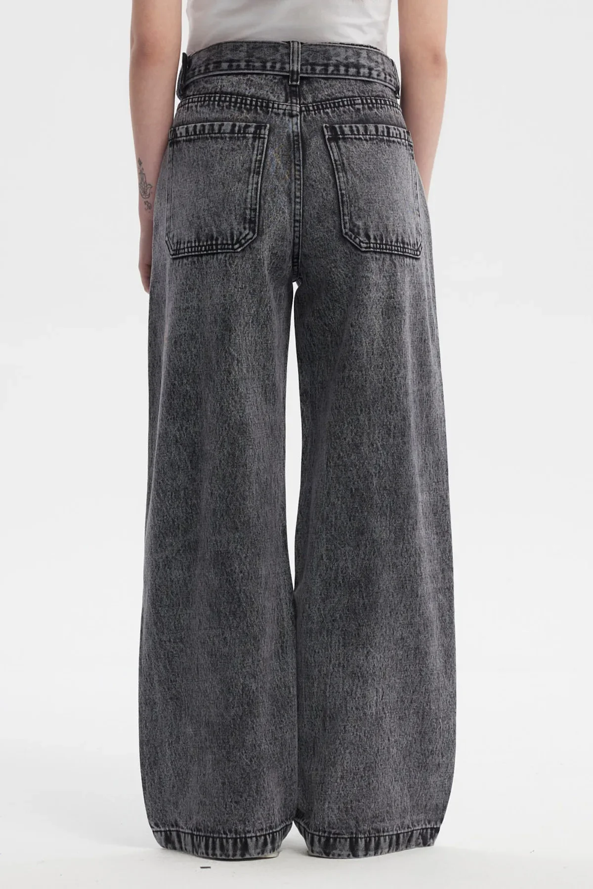 Jeans Mujer Wide Leg Cinturon Gris Oscuro - Image 3