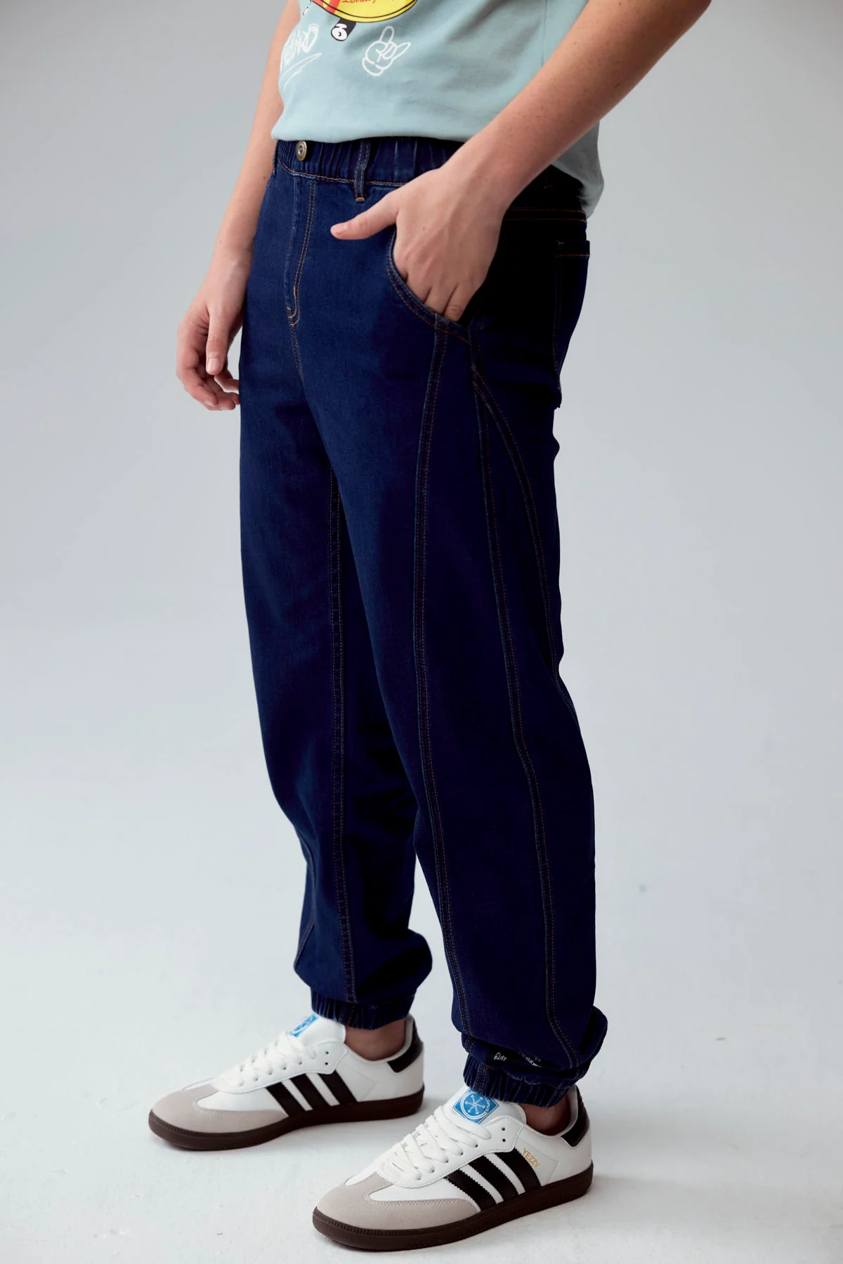 Jeans Niño Jogger Azul Oscuro - Image 2