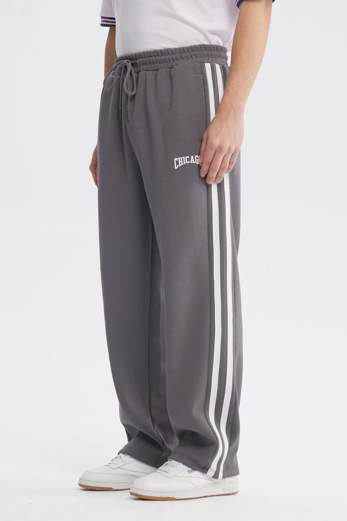 Pantalón Buzo Hombre Calce Recto Gris - Image 2