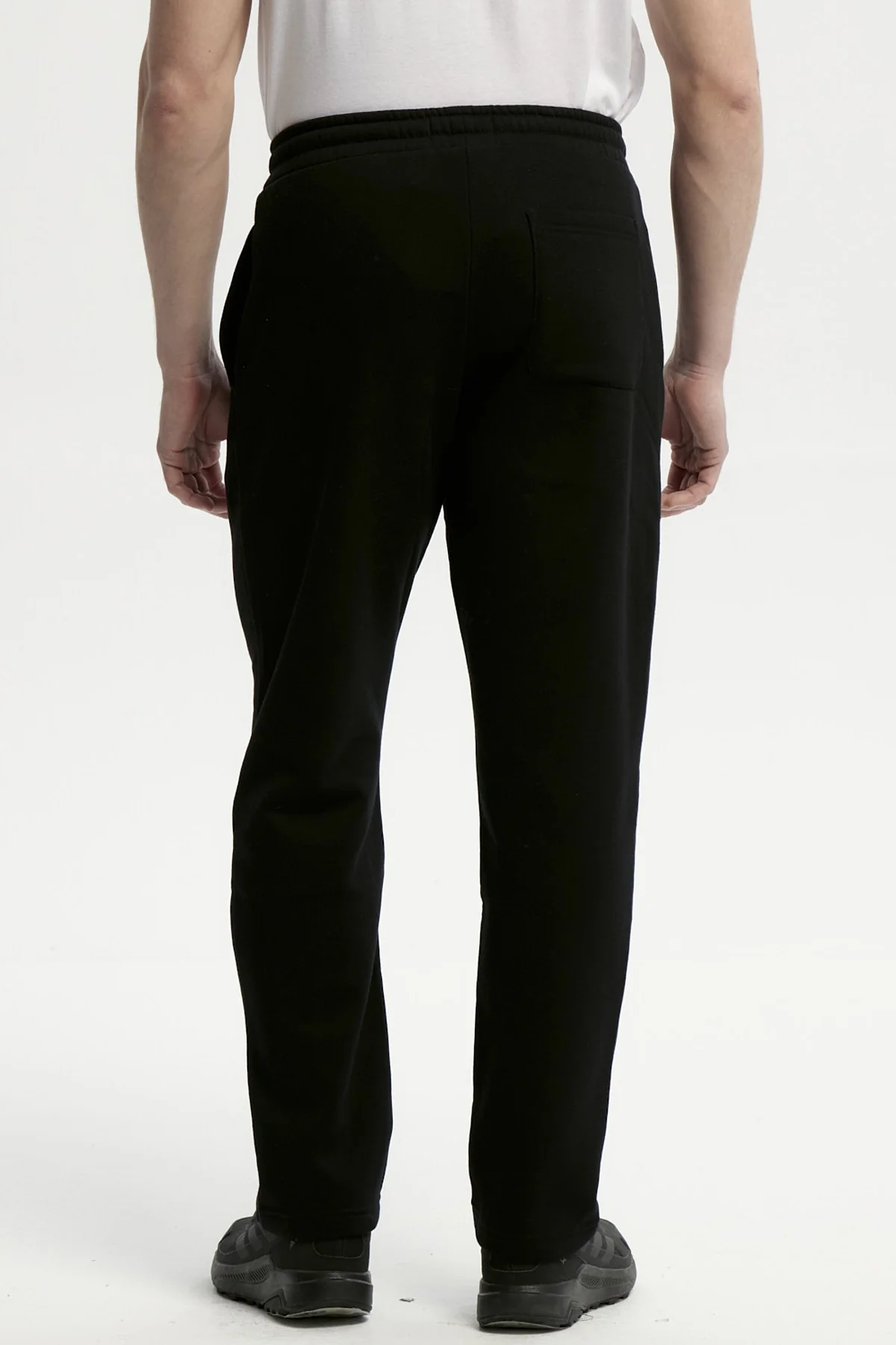 Pantalón Buzo Hombre Calce Recto Negro - Image 3