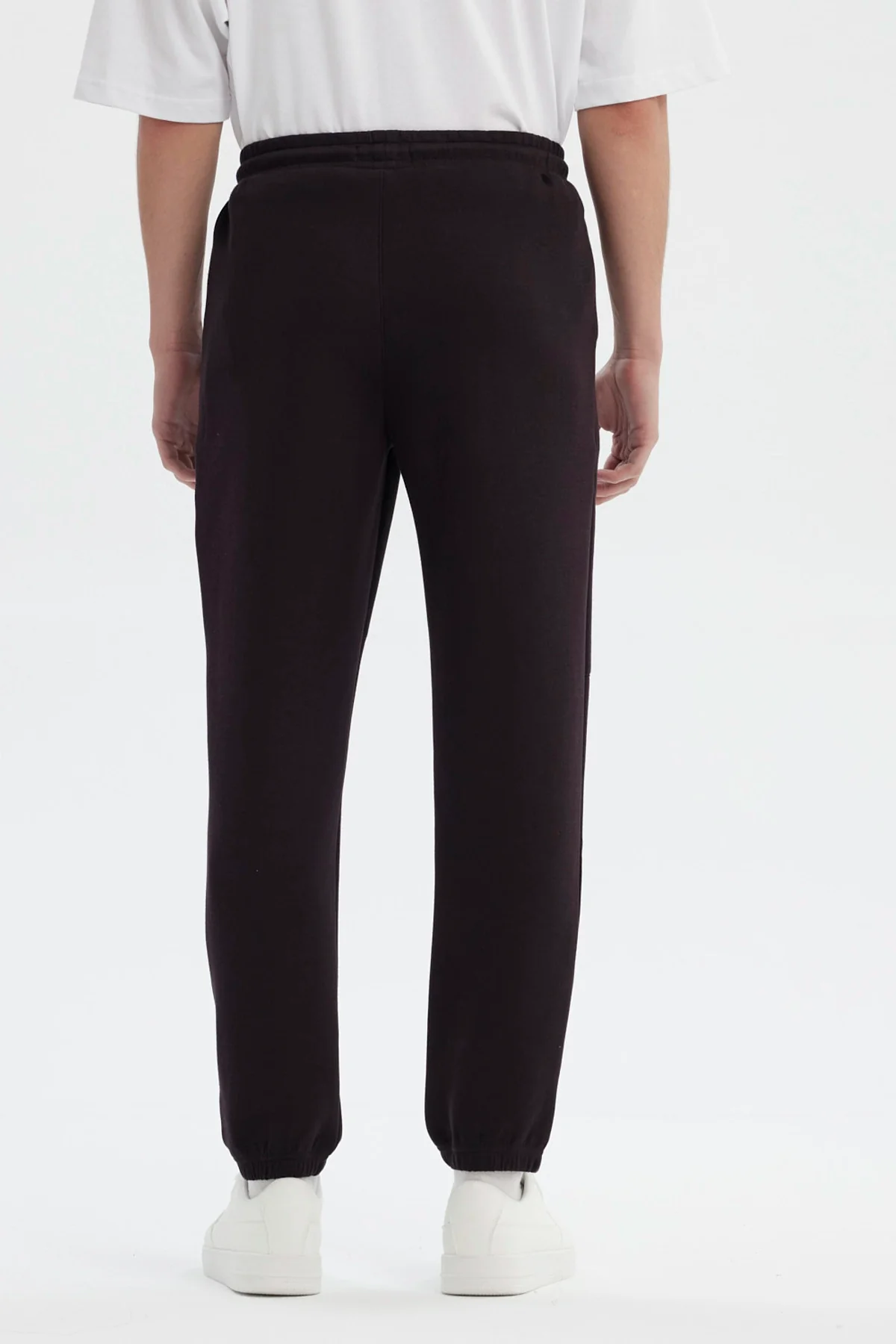 Pantalón Buzo Hombre Pitillo Café - Image 3
