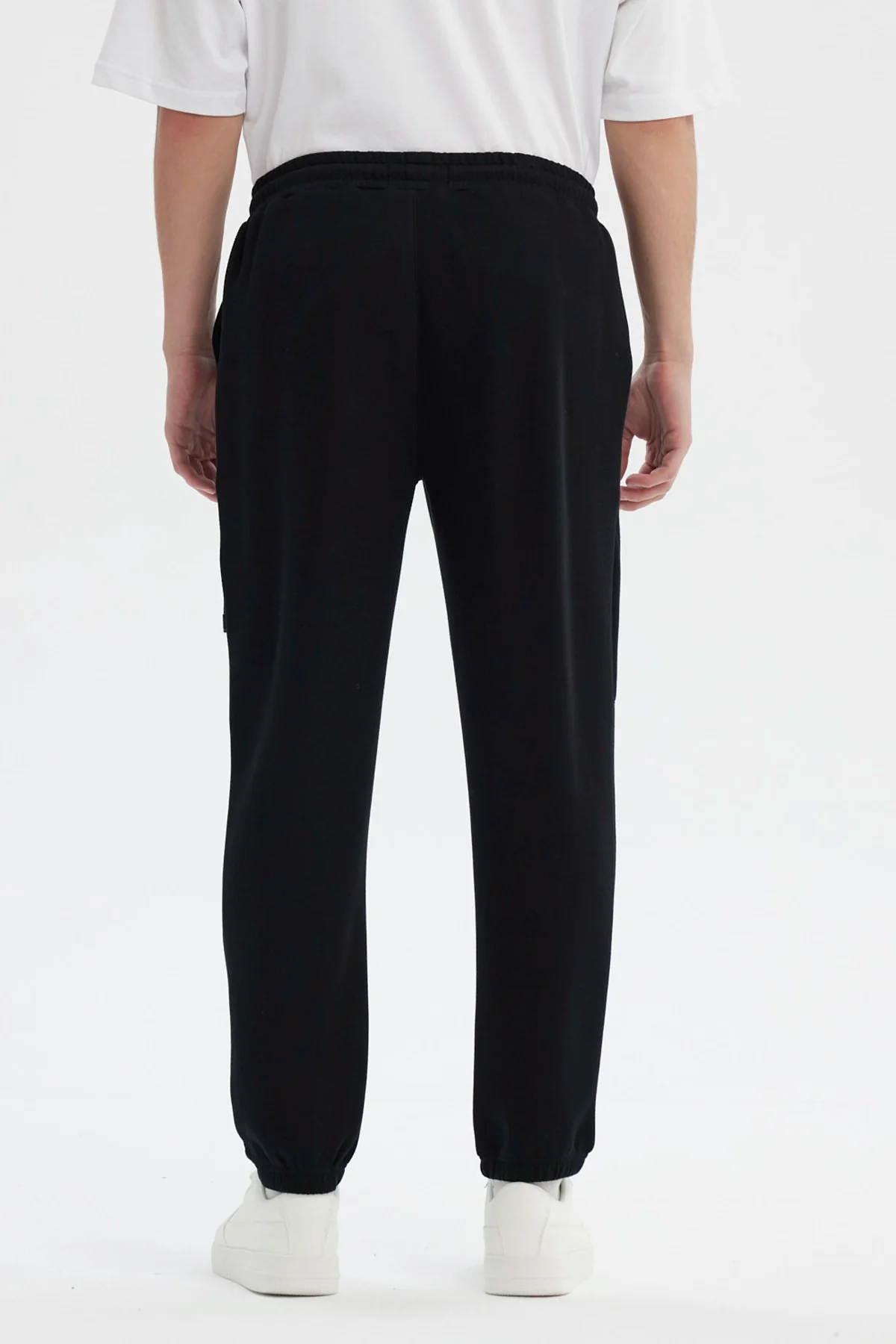 Pantalón Buzo Hombre Pitillo Negro - Image 3