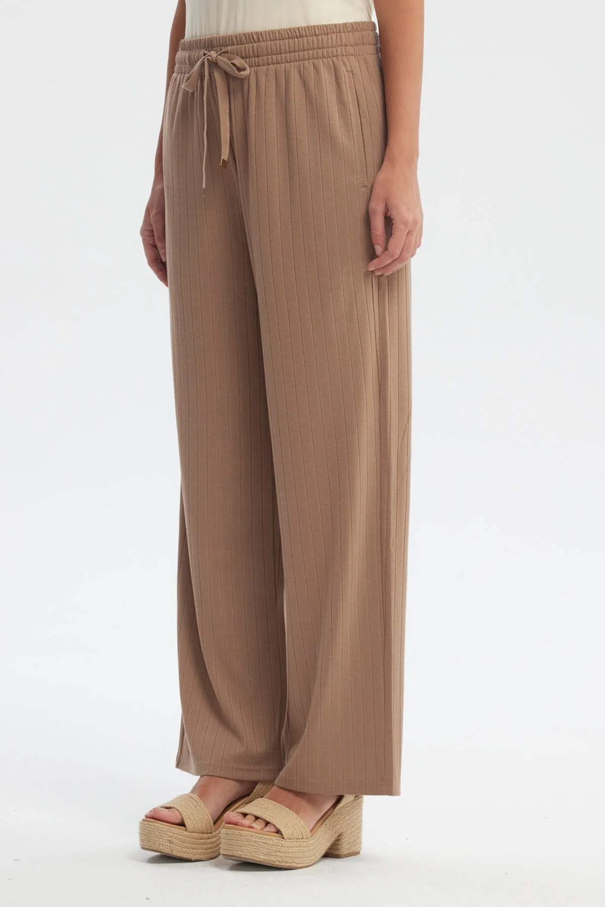 Pantalón Buzo Mujer Calce Recto Café Claro - Image 2