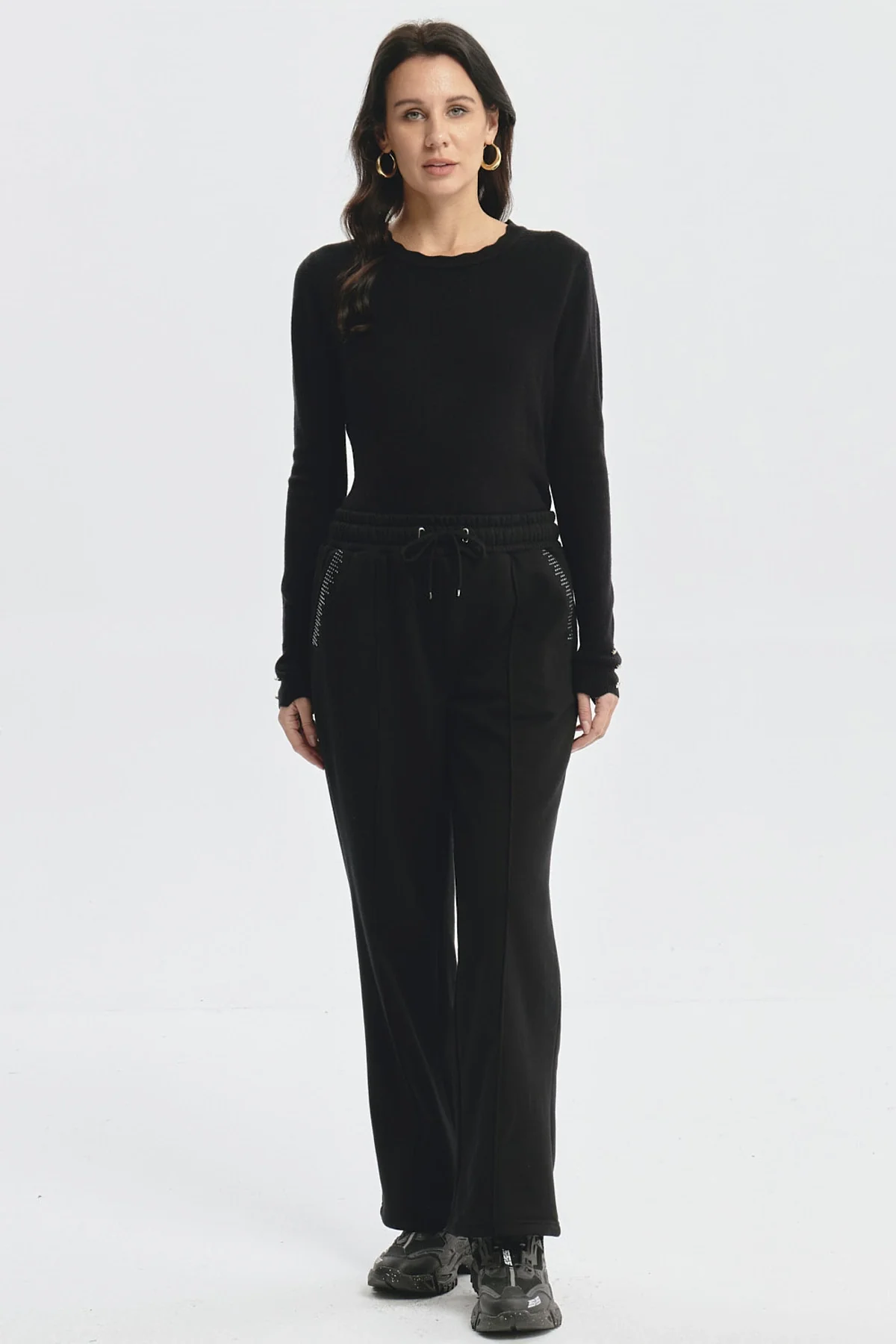 Pantalón Buzo Mujer Calce Recto Con Strass Negro - Image 4