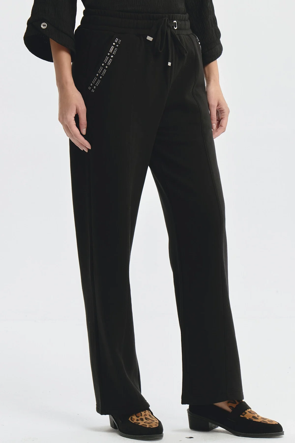 Pantalón Buzo Mujer Con Costura Frontal Negro - Image 2