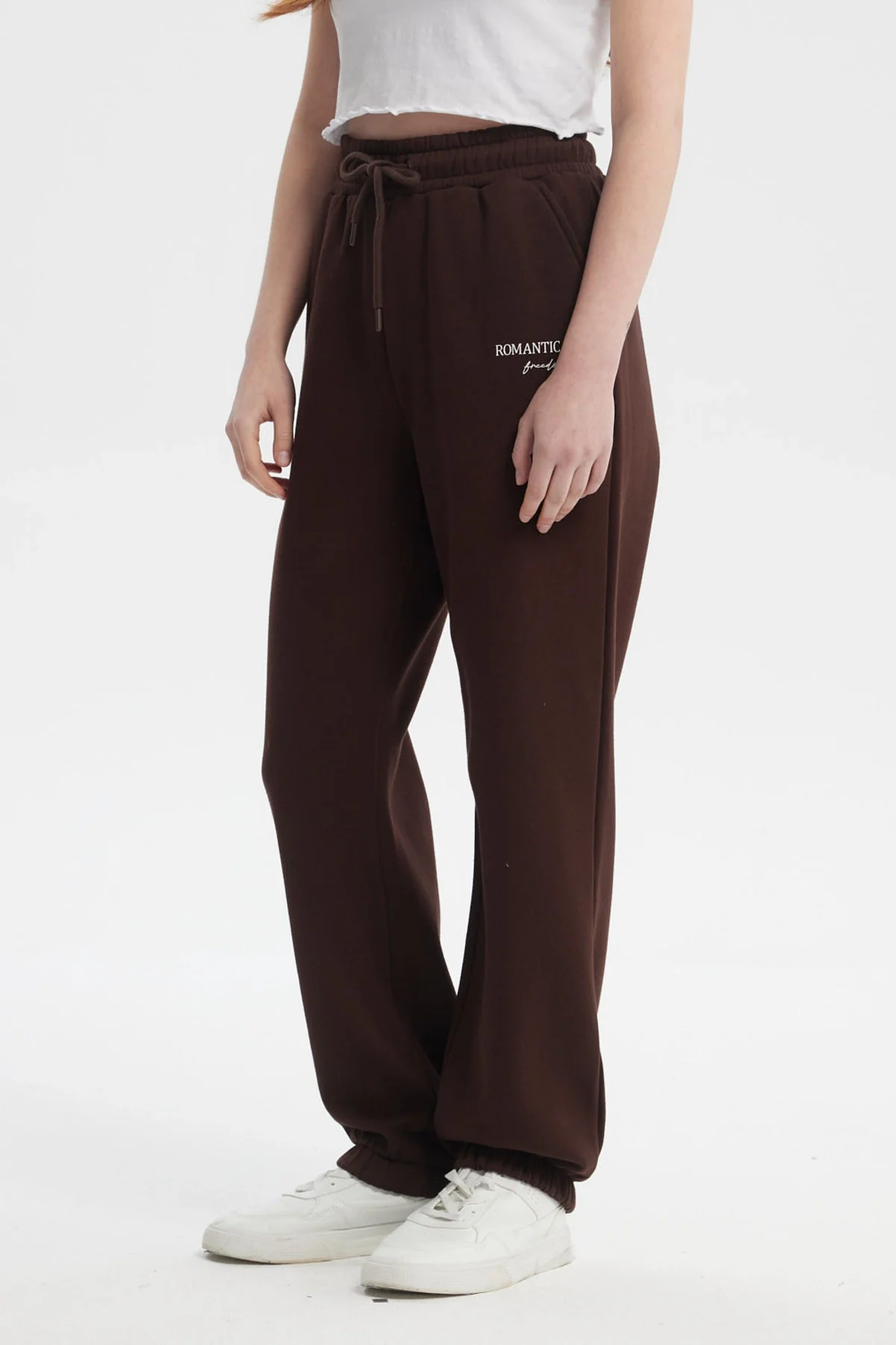 Pantalón Buzo Mujer Jogger Café - Image 2