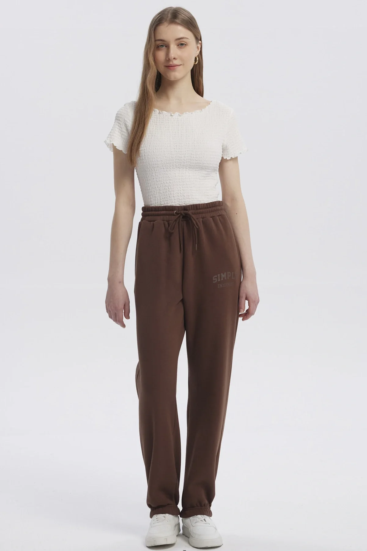 Pantalón Buzo Mujer Jogger Café Oscuro - Image 4