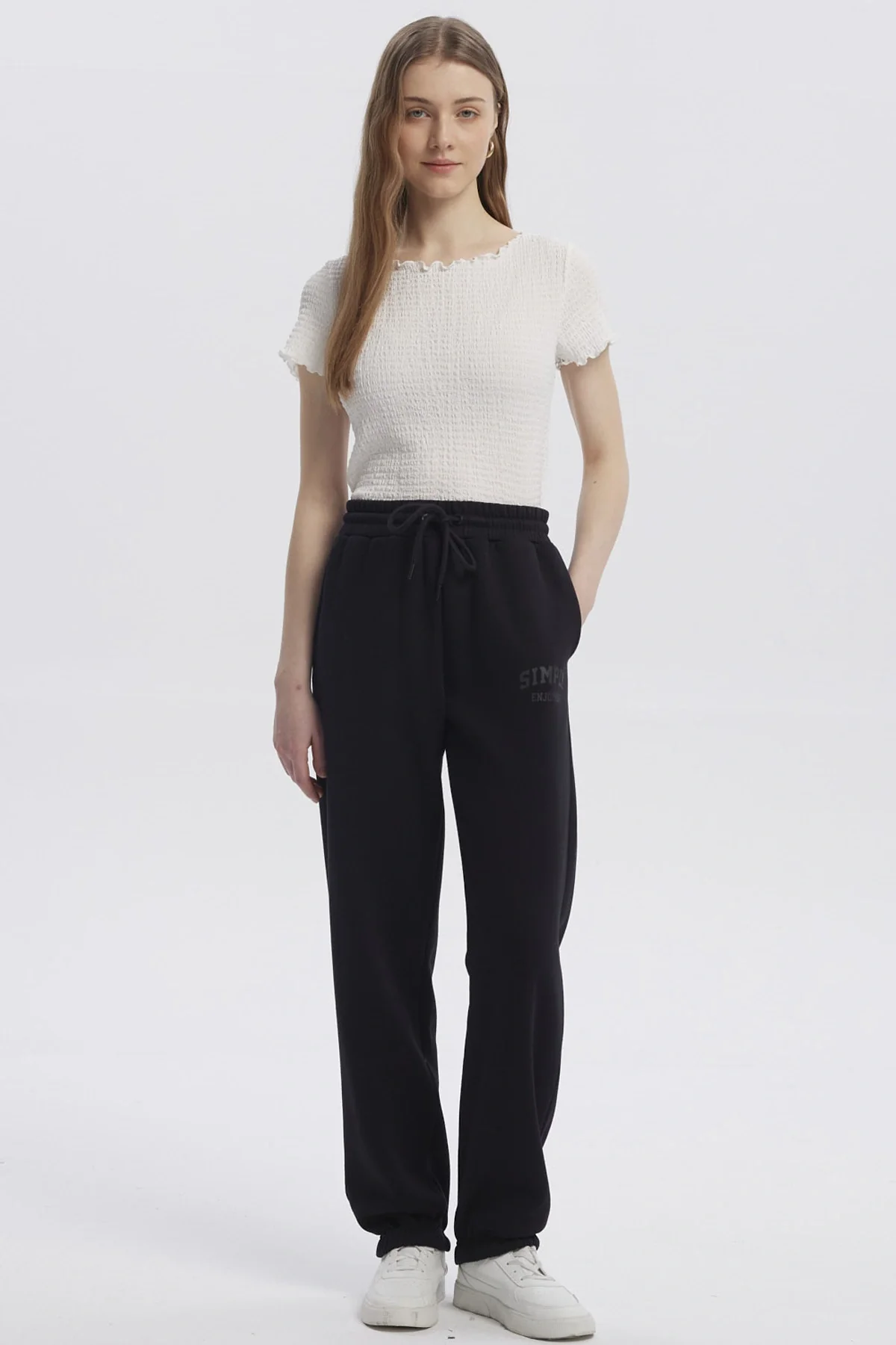 Pantalón Buzo Mujer Jogger Negro - Image 4