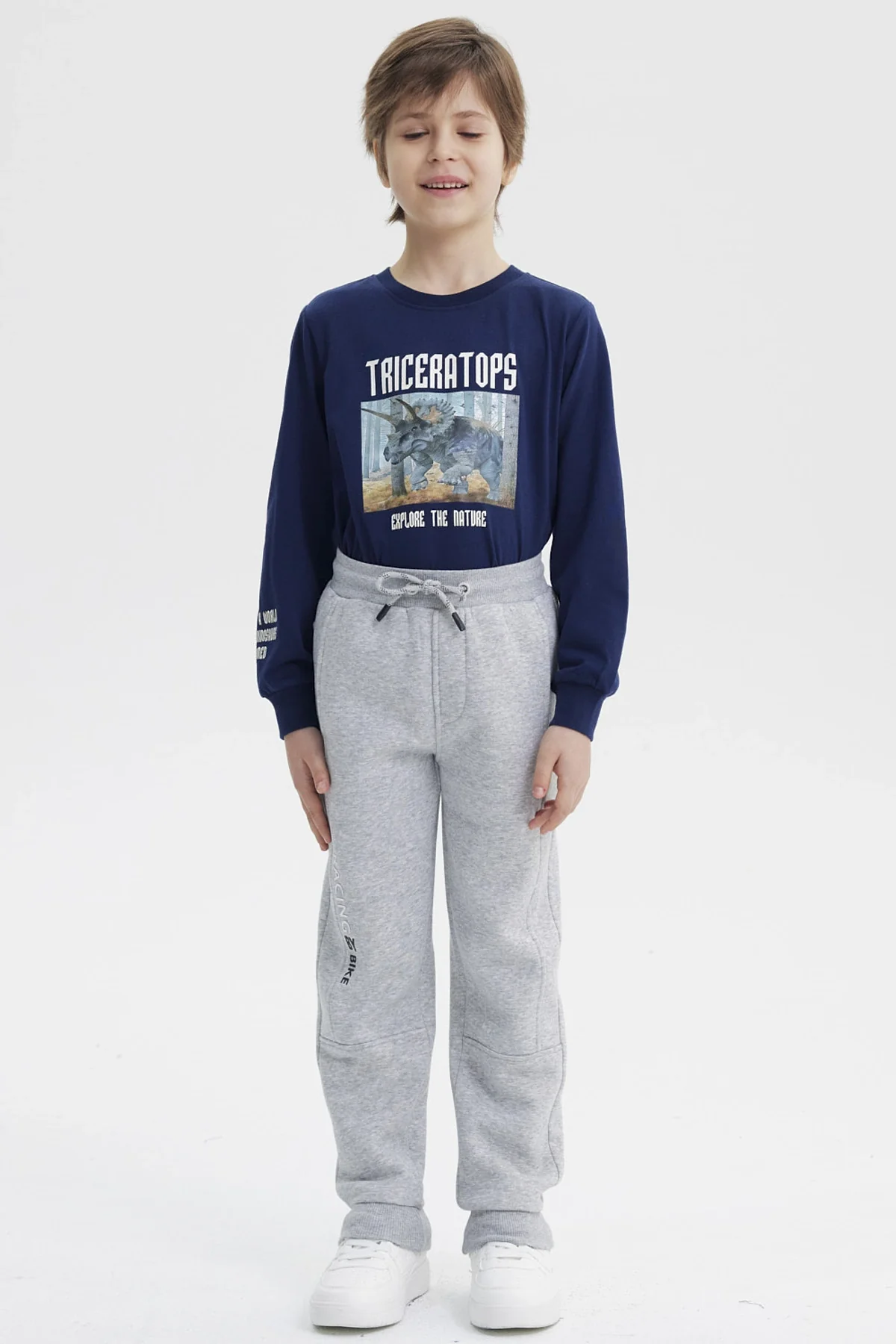 Pantalón Buzo Niño Pitillo Gris Melange - Image 4