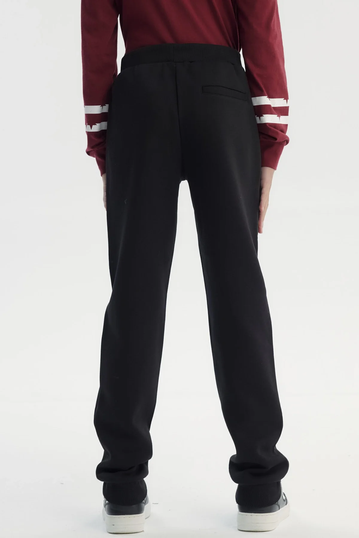 Pantalón Buzo Niño Pitillo Negro - Image 2