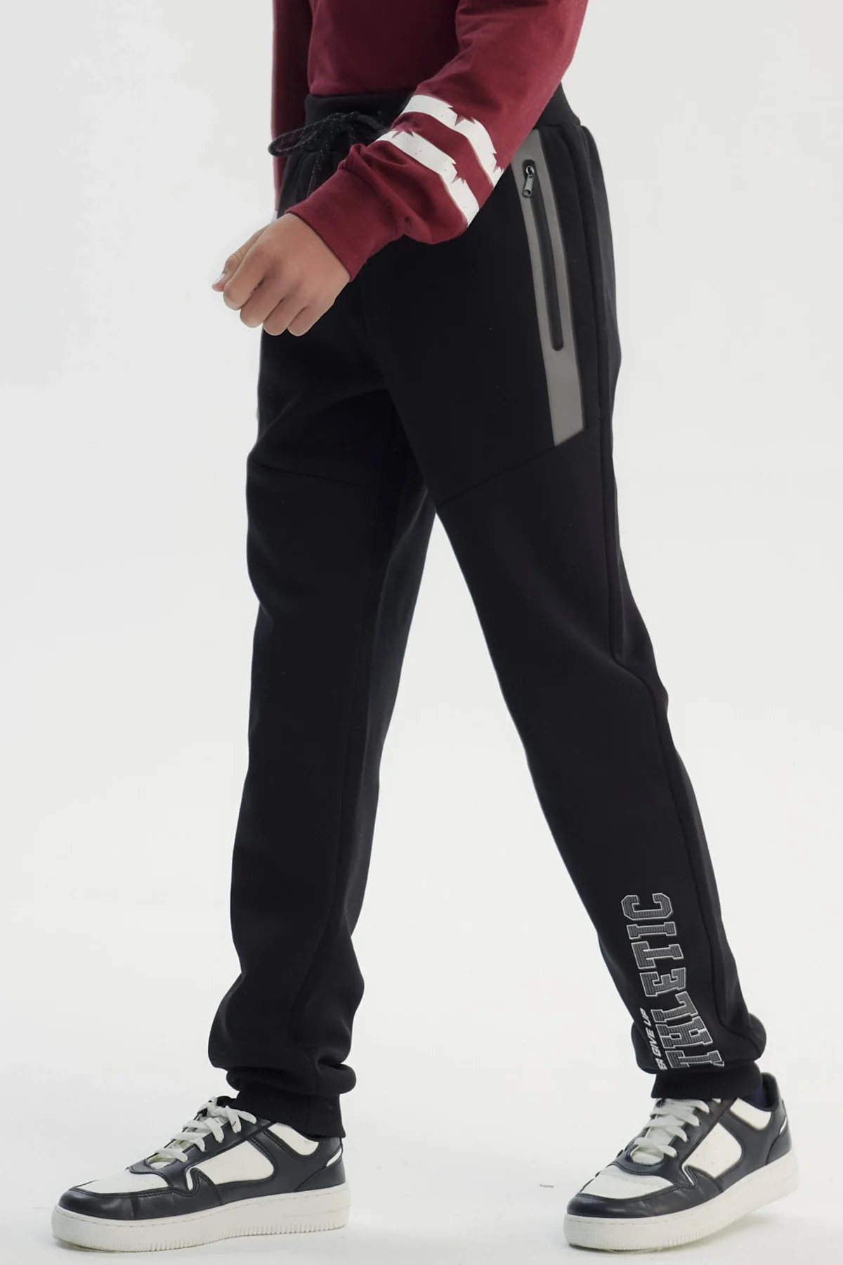 Pantalón Buzo Niño Pitillo Negro - Image 3