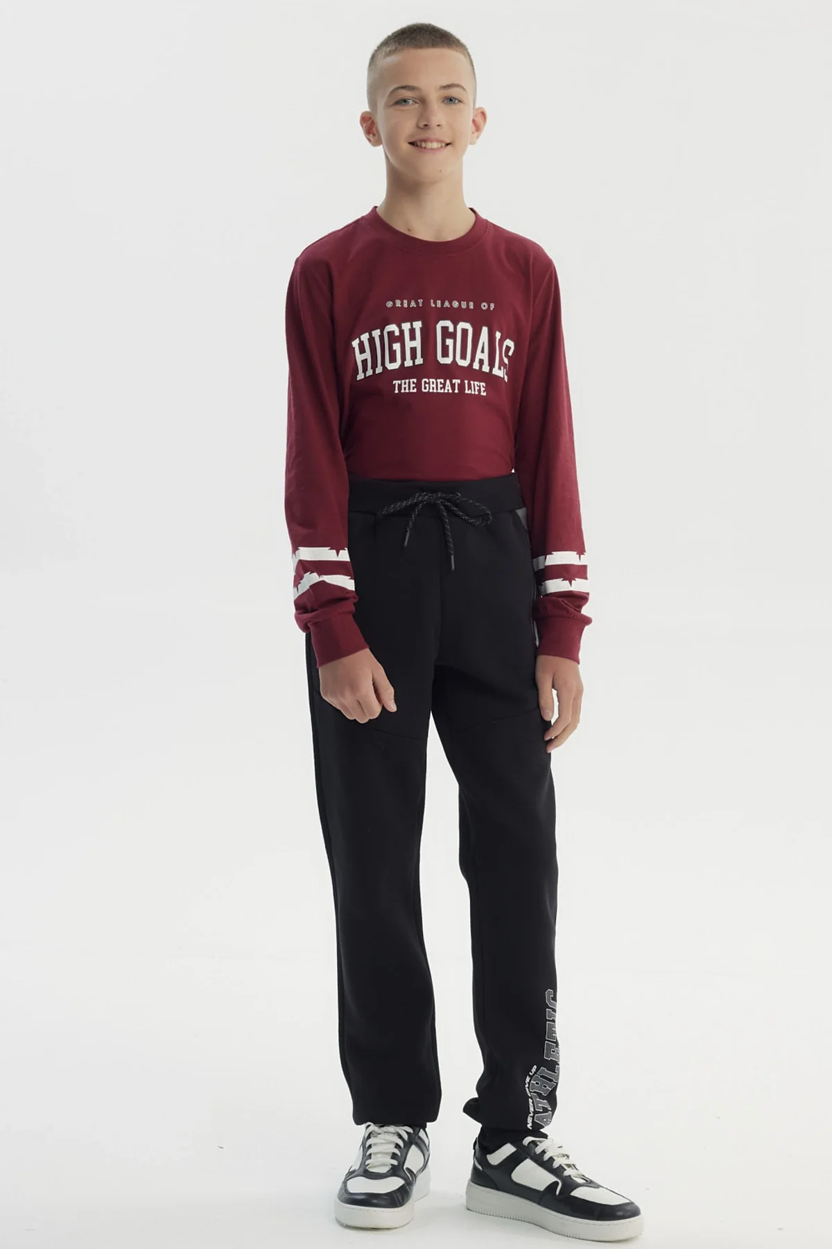 Pantalón Buzo Niño Pitillo Negro - Image 4