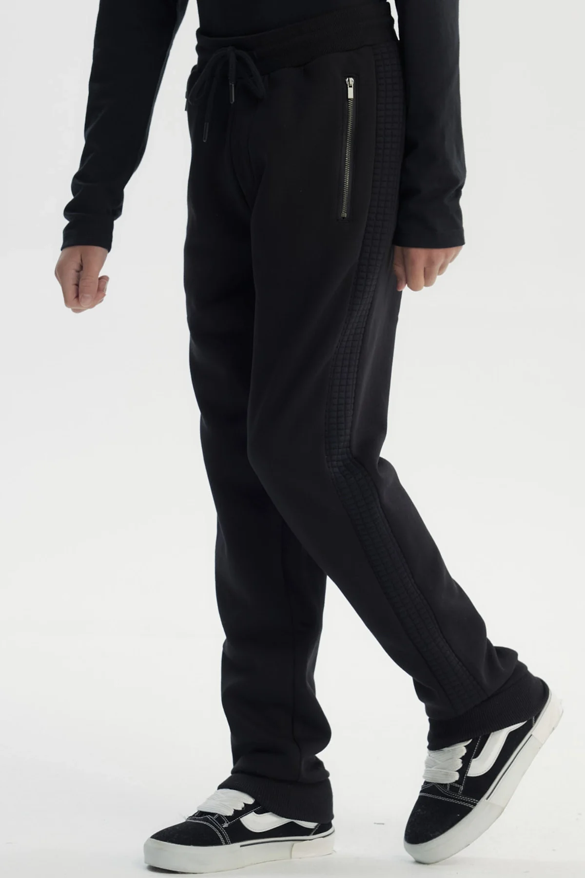 Pantalón Buzo Niño Pitillo Negro - Image 2
