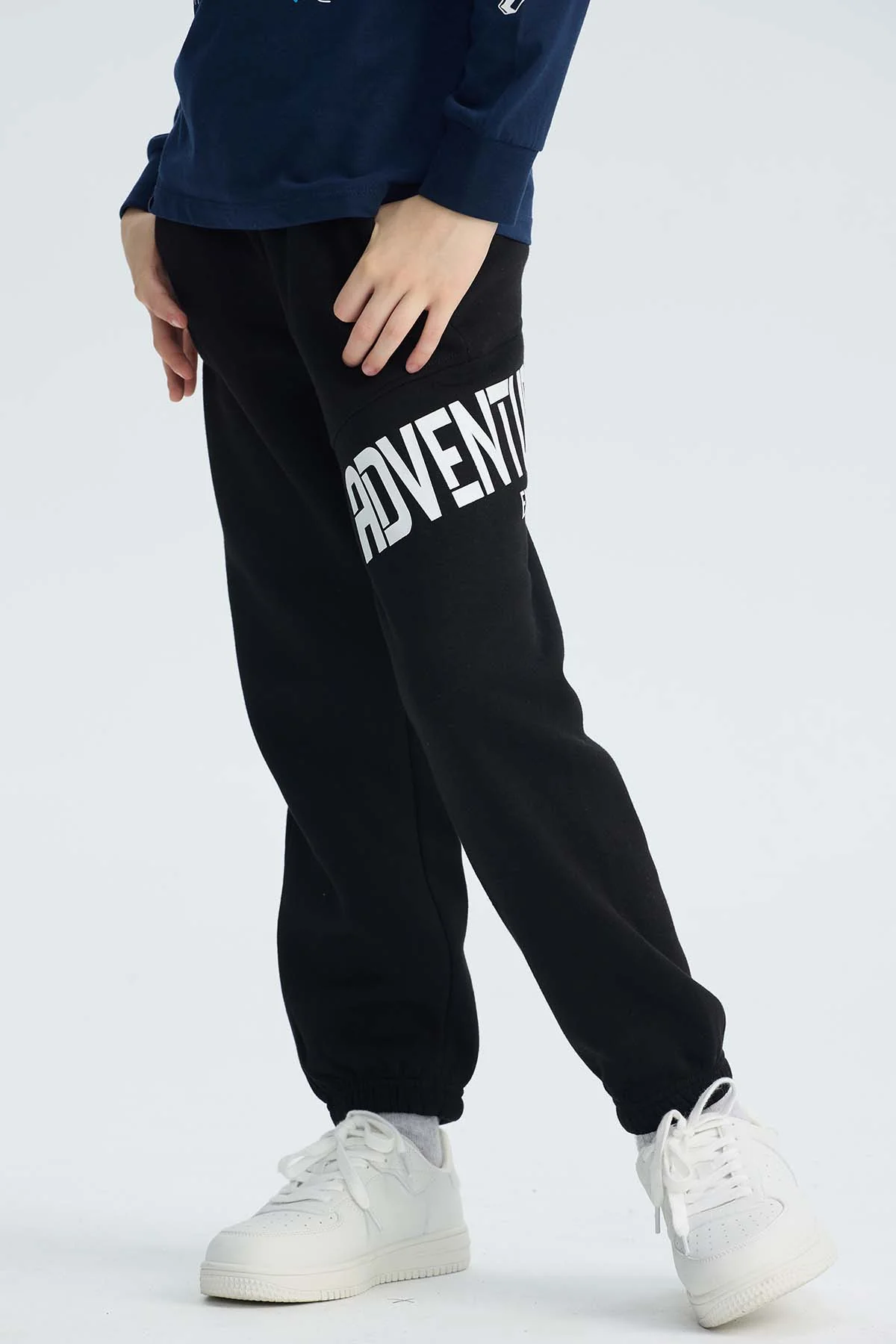 Pantalón Buzo Niño Print Negro - Image 2