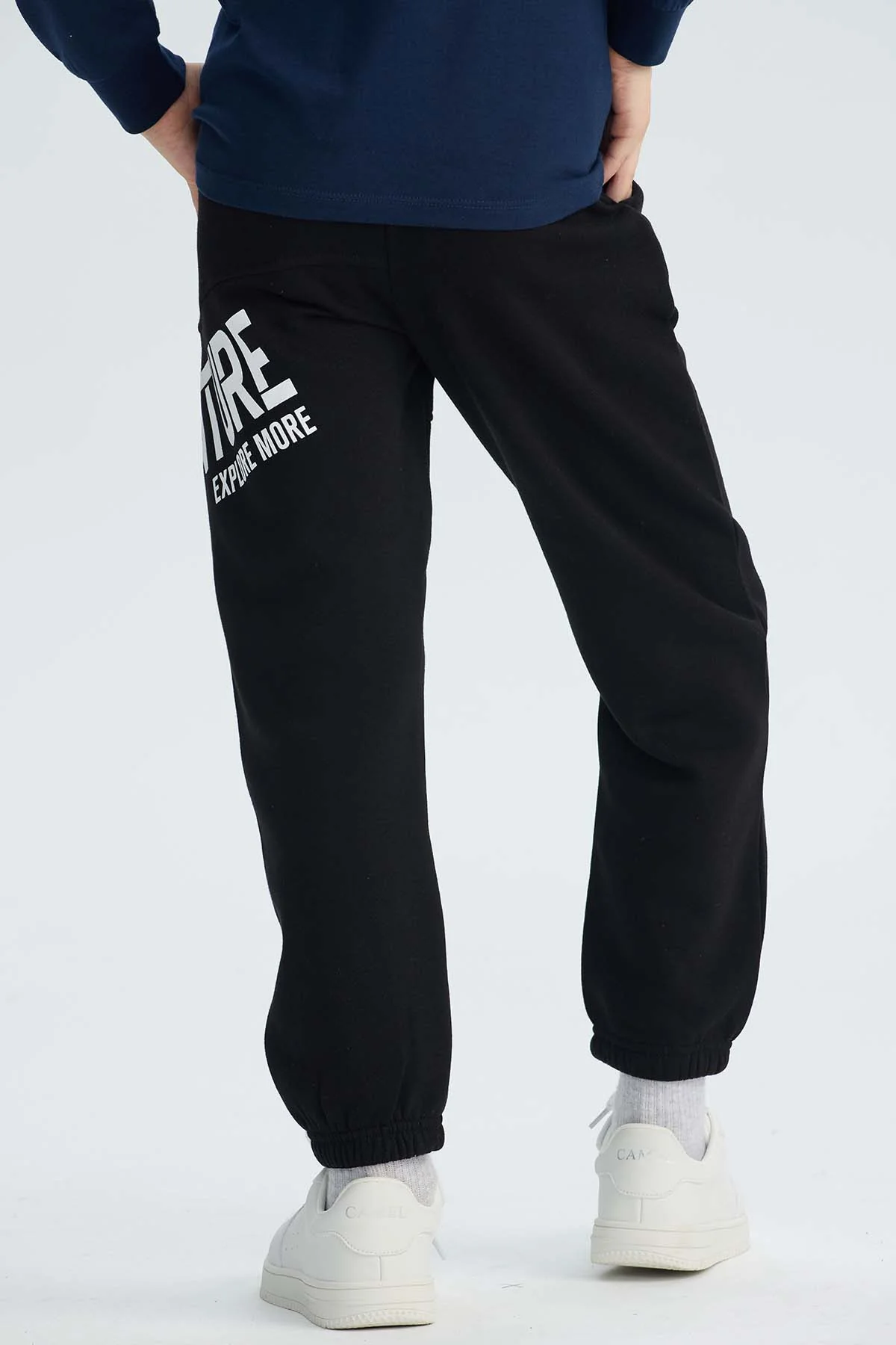 Pantalón Buzo Niño Print Negro - Image 3
