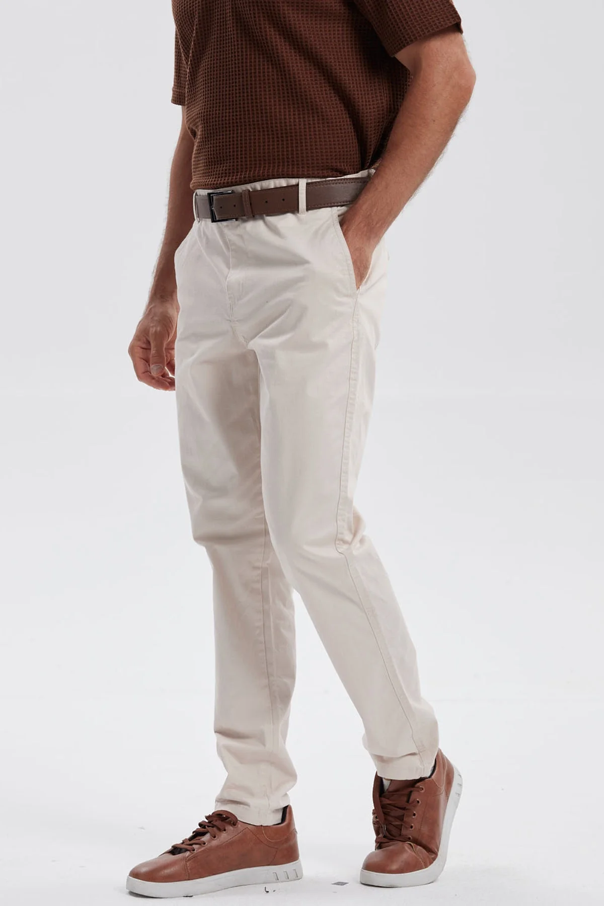 Pantalón Hombre Chino Cinturón Beige - Image 2