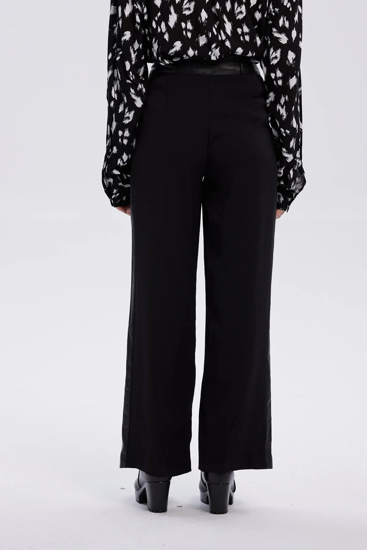 Pantalón Mujer Aplicación Pu Pretina Negro - Image 3
