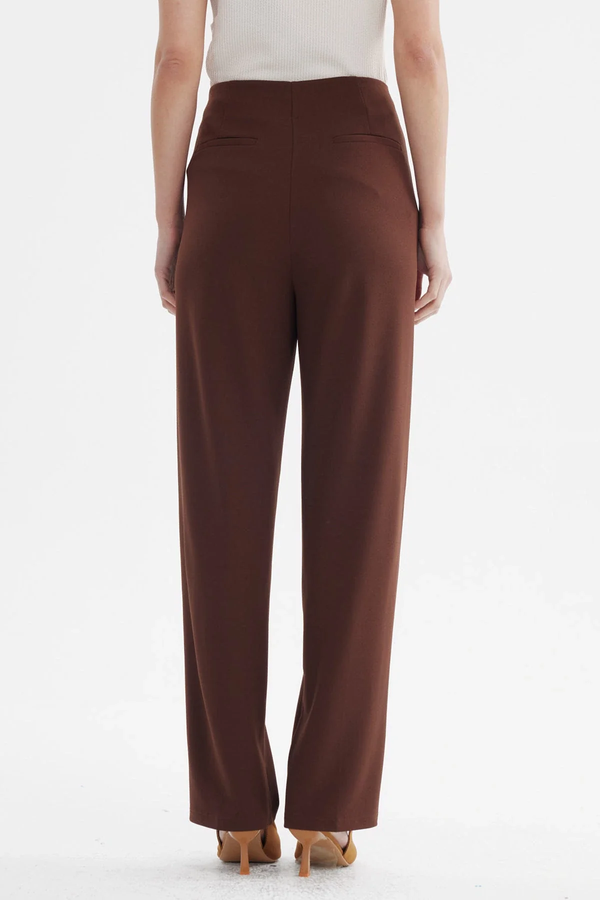 Pantalón Mujer Calce Recto Chocolate - Image 3