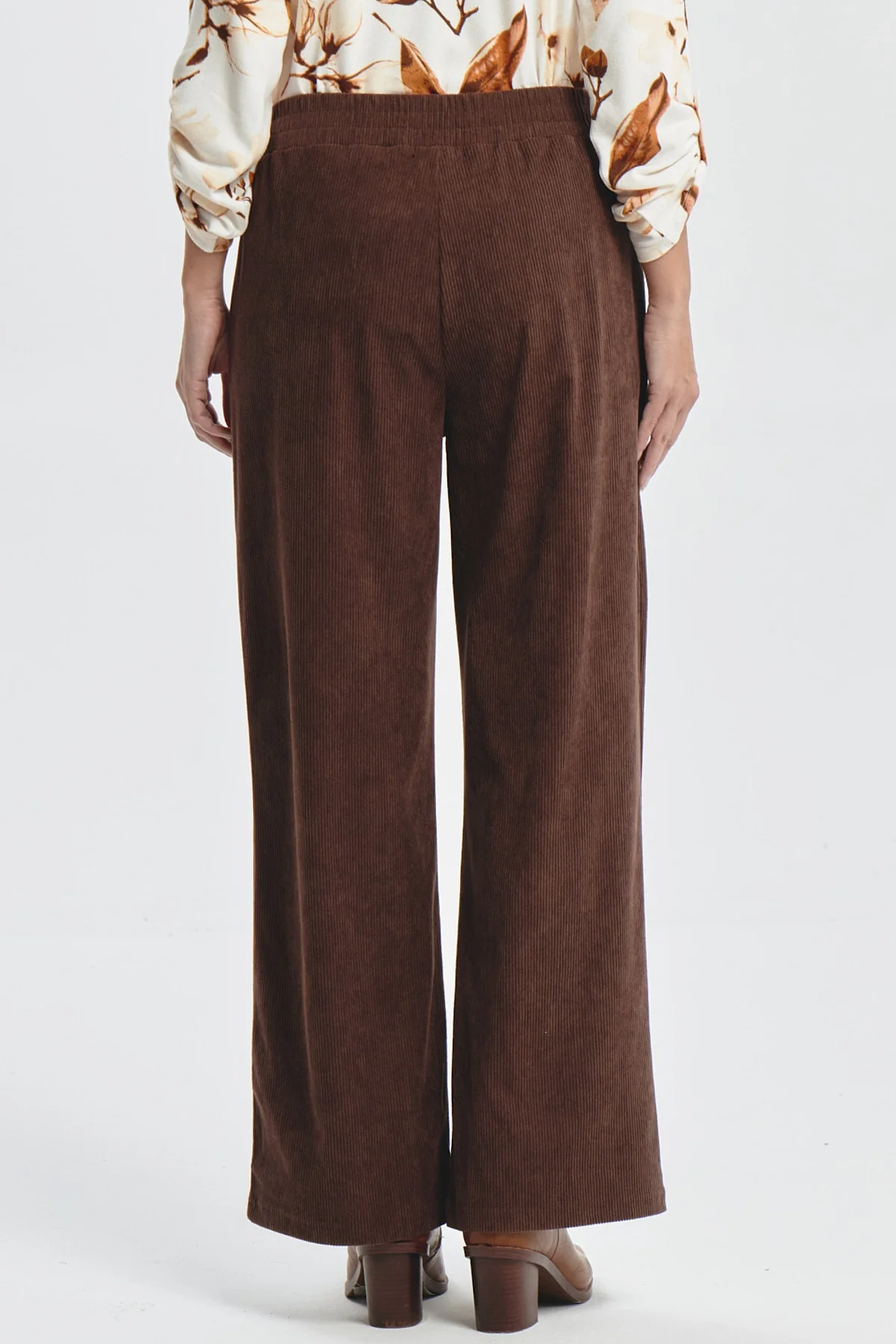 Pantalón Mujer Calce Recto Detalle Pretina Café - Image 3