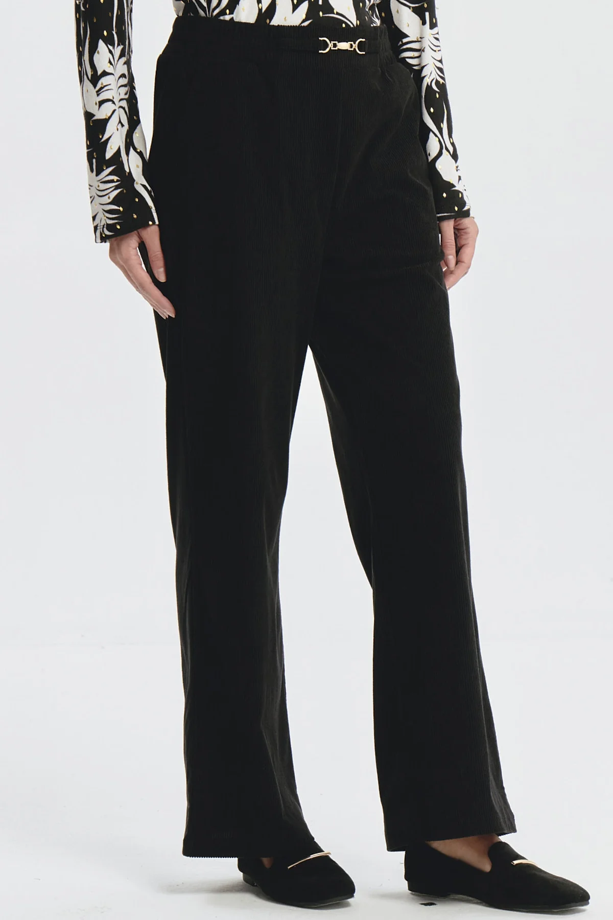 Pantalón Mujer Calce Recto Detalle Pretina Negro - Image 2
