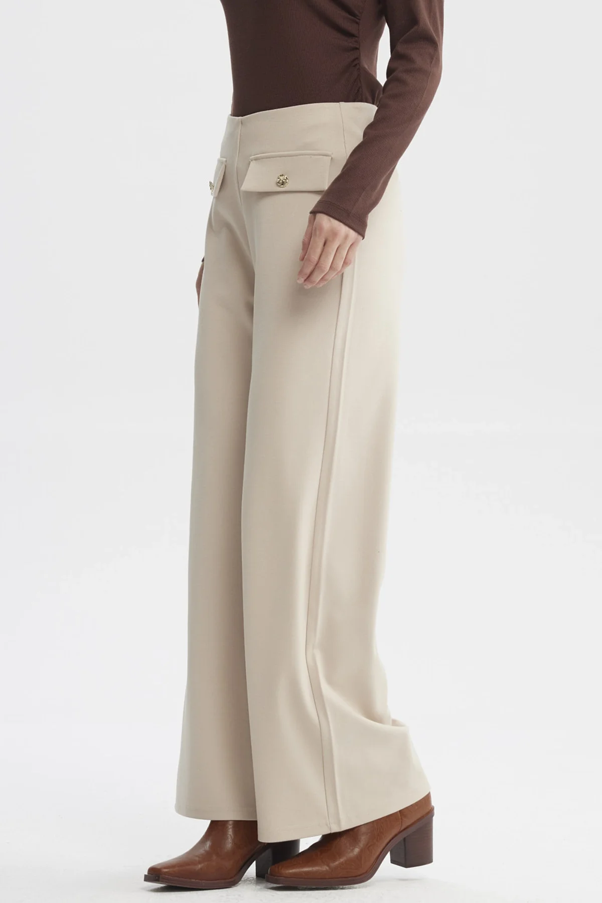 Pantalón Mujer Calce Recto Tapeta Botones Arena - Image 2