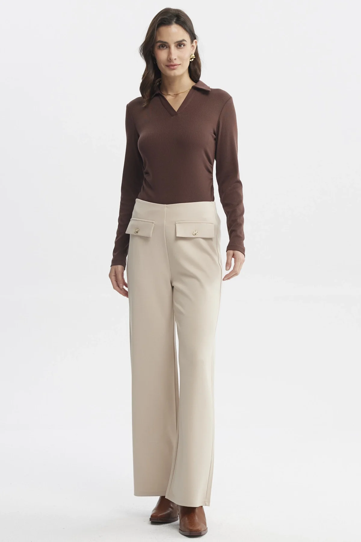 Pantalón Mujer Calce Recto Tapeta Botones Arena - Image 4