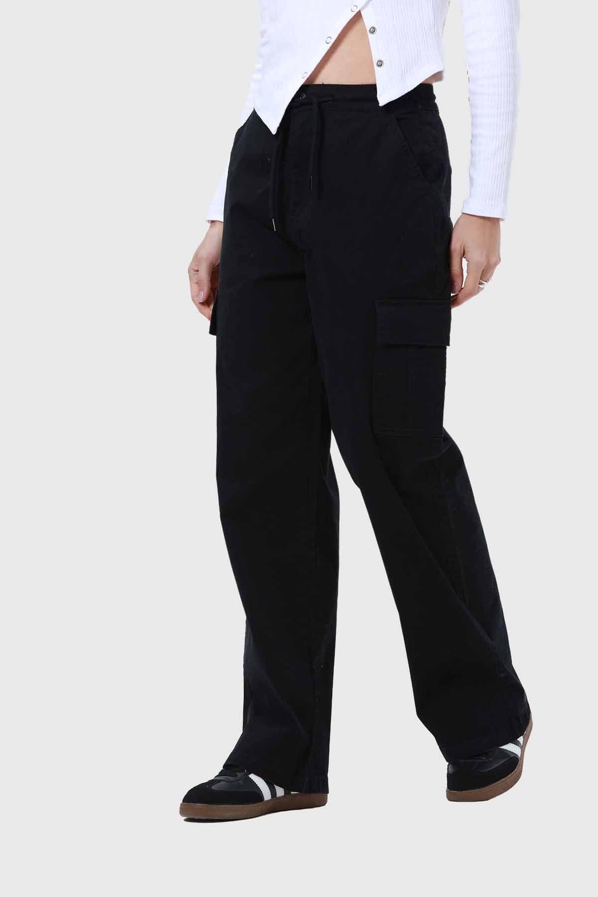 Pantalón Mujer Cargo Cordón Negro - Image 2