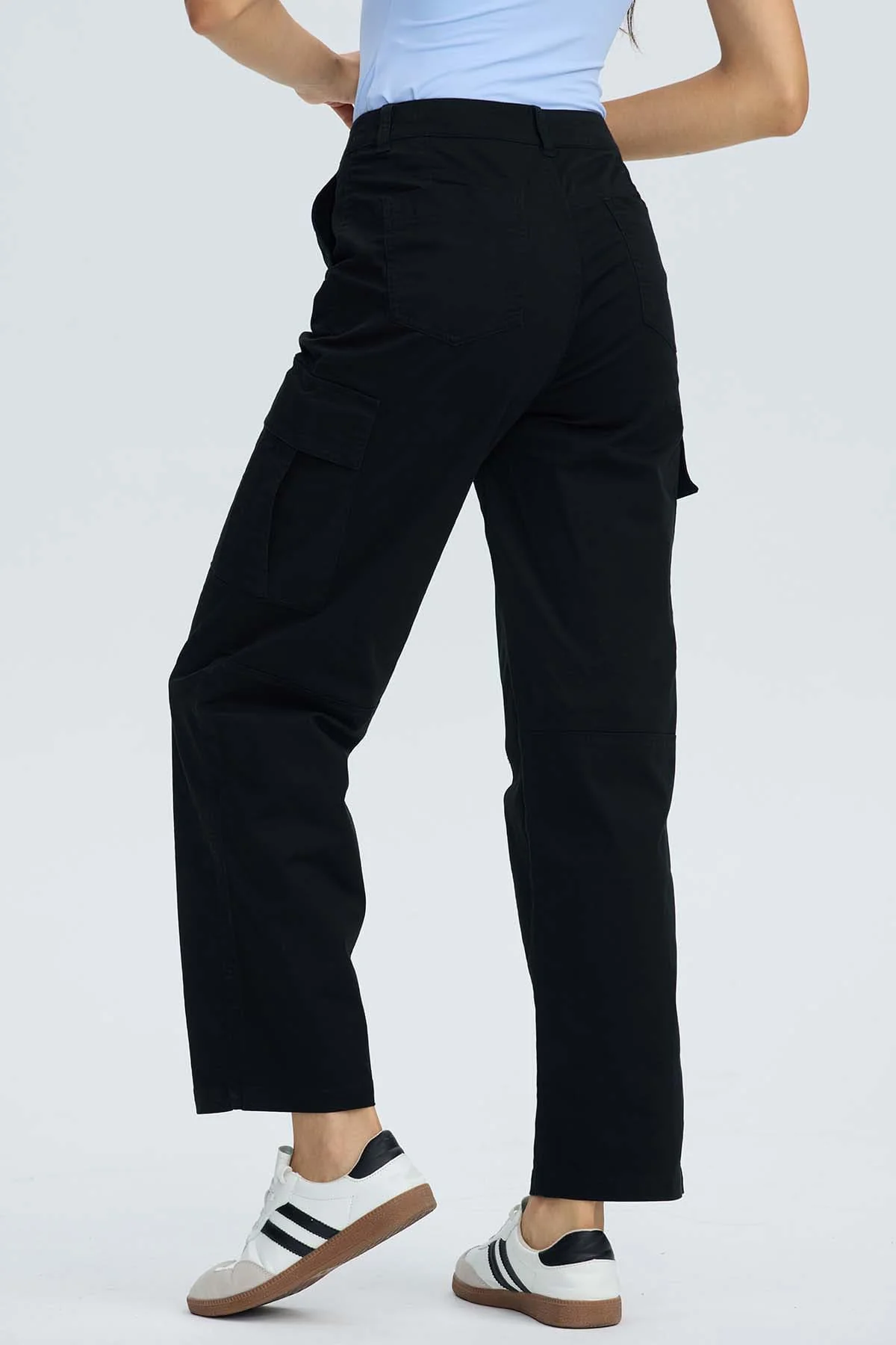 Pantalón Mujer Cargo Cortes Negro - Image 3