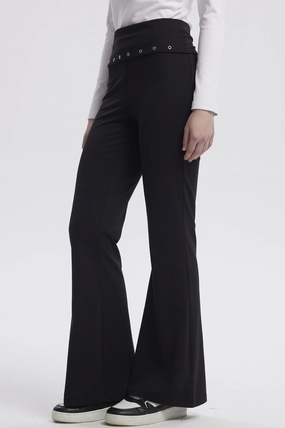 Pantalón Mujer Flare Negro - Image 2