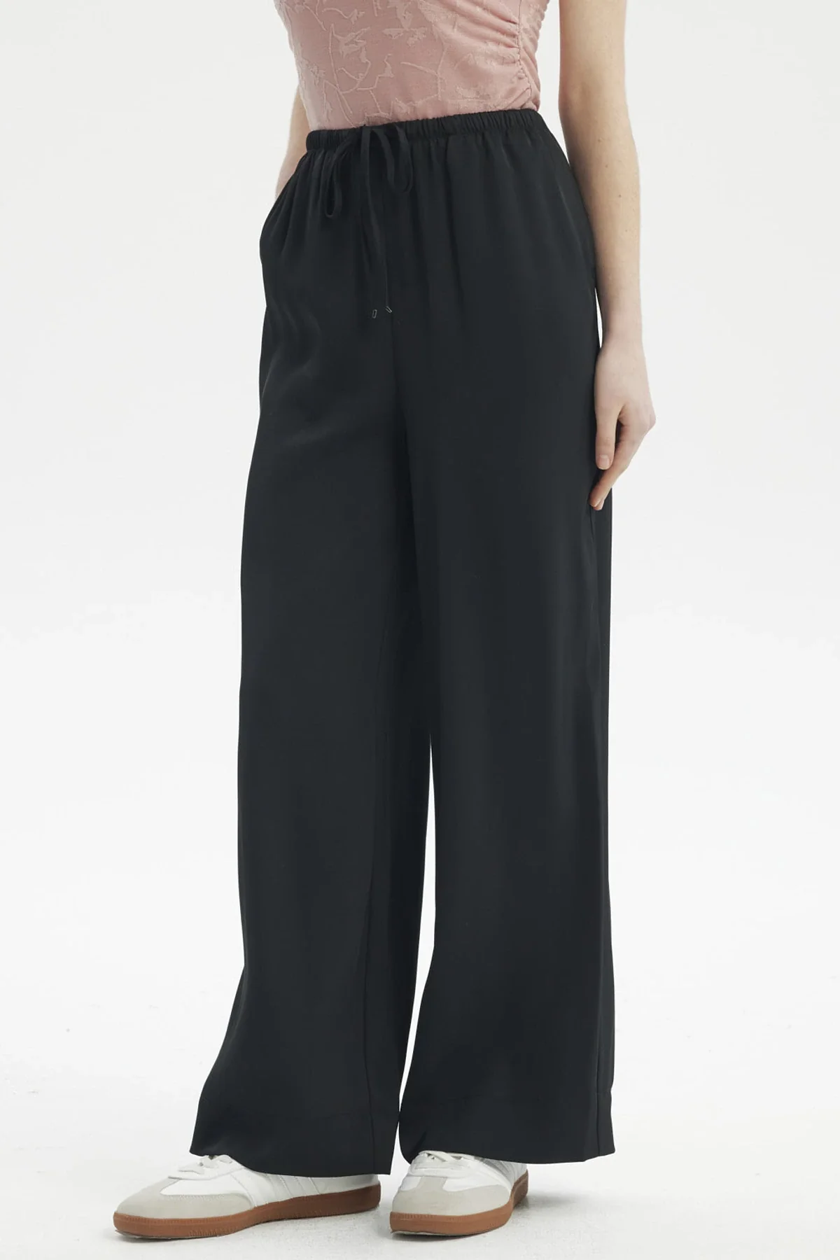 Pantalón Mujer Holgado Amplio Con Cordón Negro - Image 2