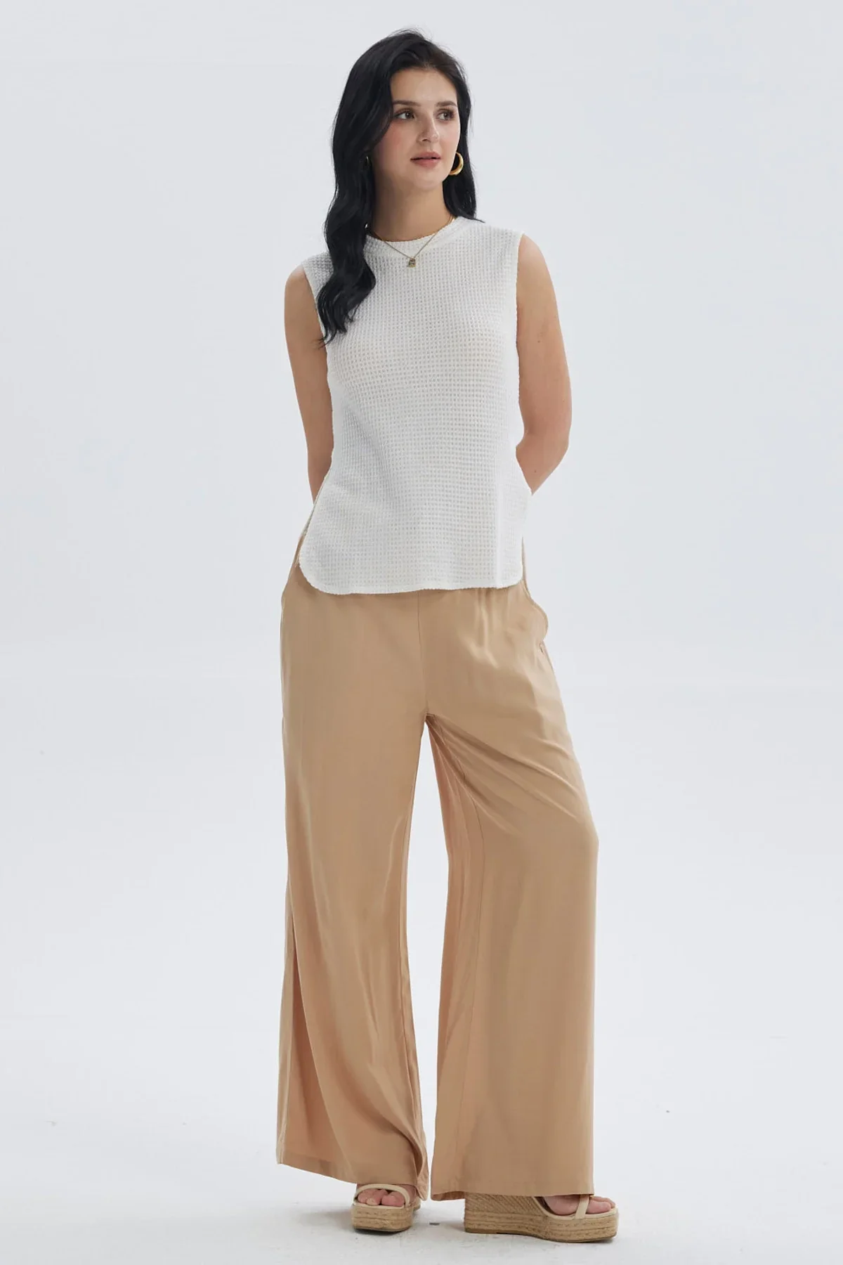 Pantalón Mujer Lazo Con Argolla Camel - Image 4