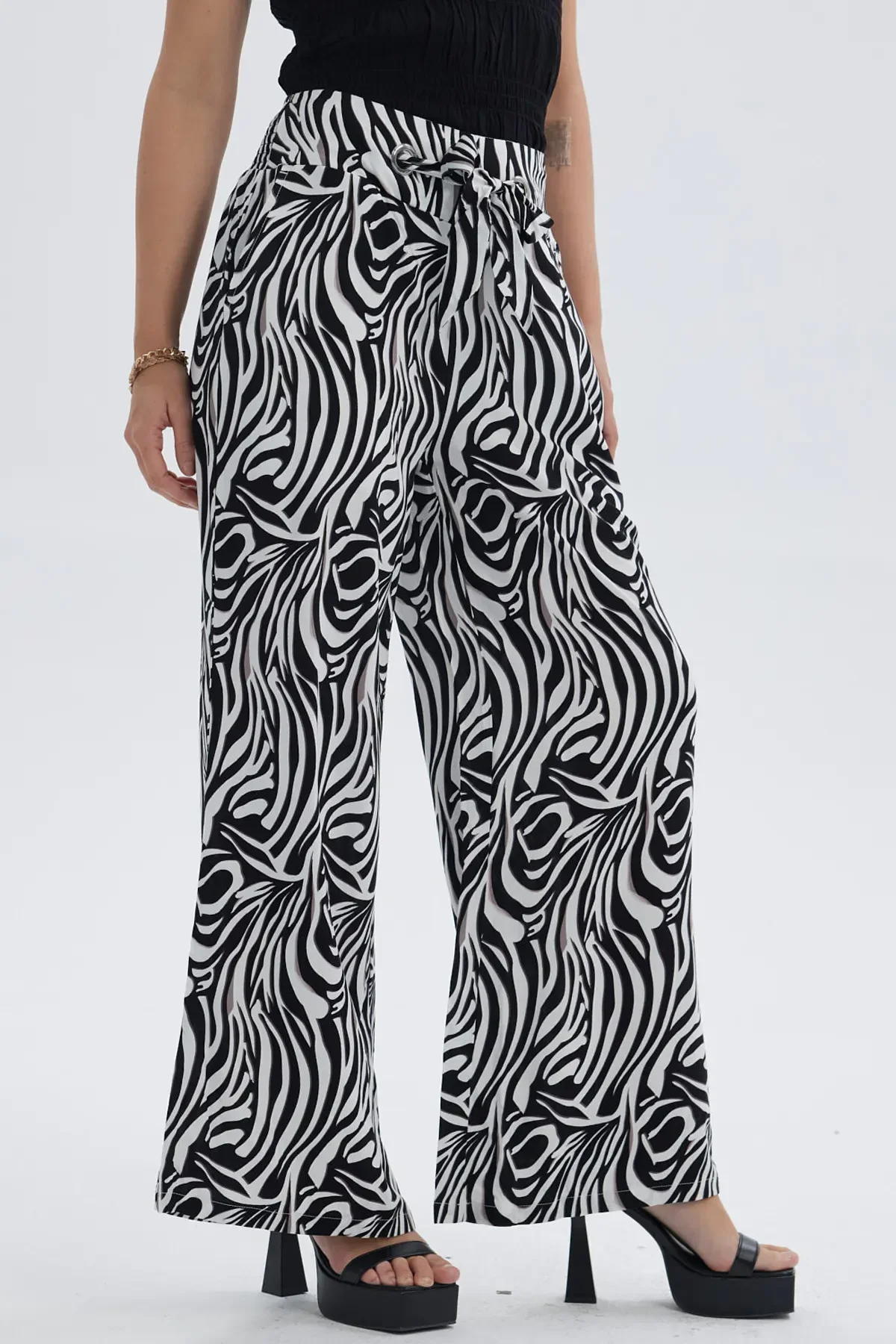 Pantalón Mujer Lazo Con Argolla Negro / Blanco - Image 2